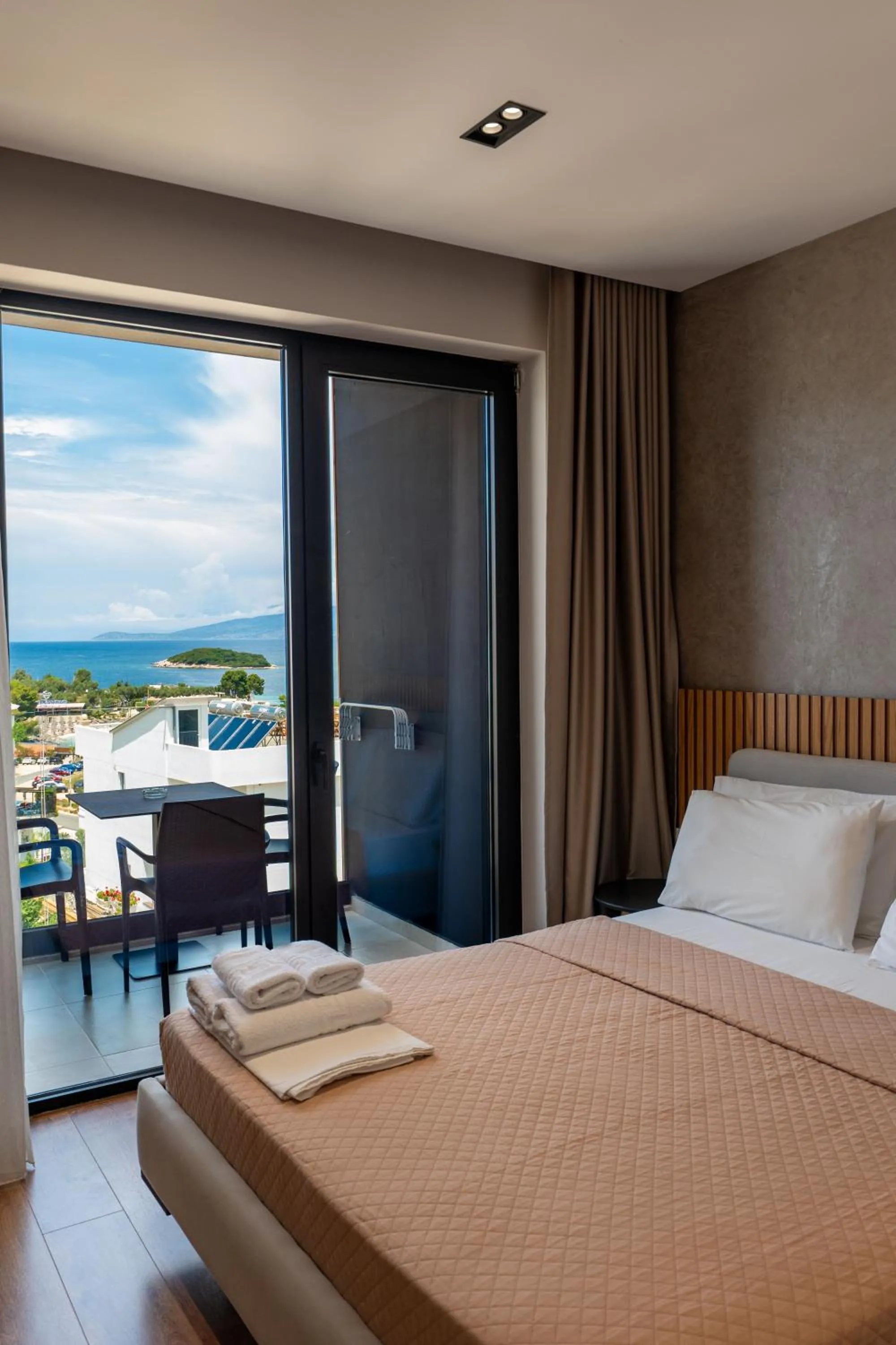 Balcony/Terrace, Bed in Hotel Ajden by Mira Mare