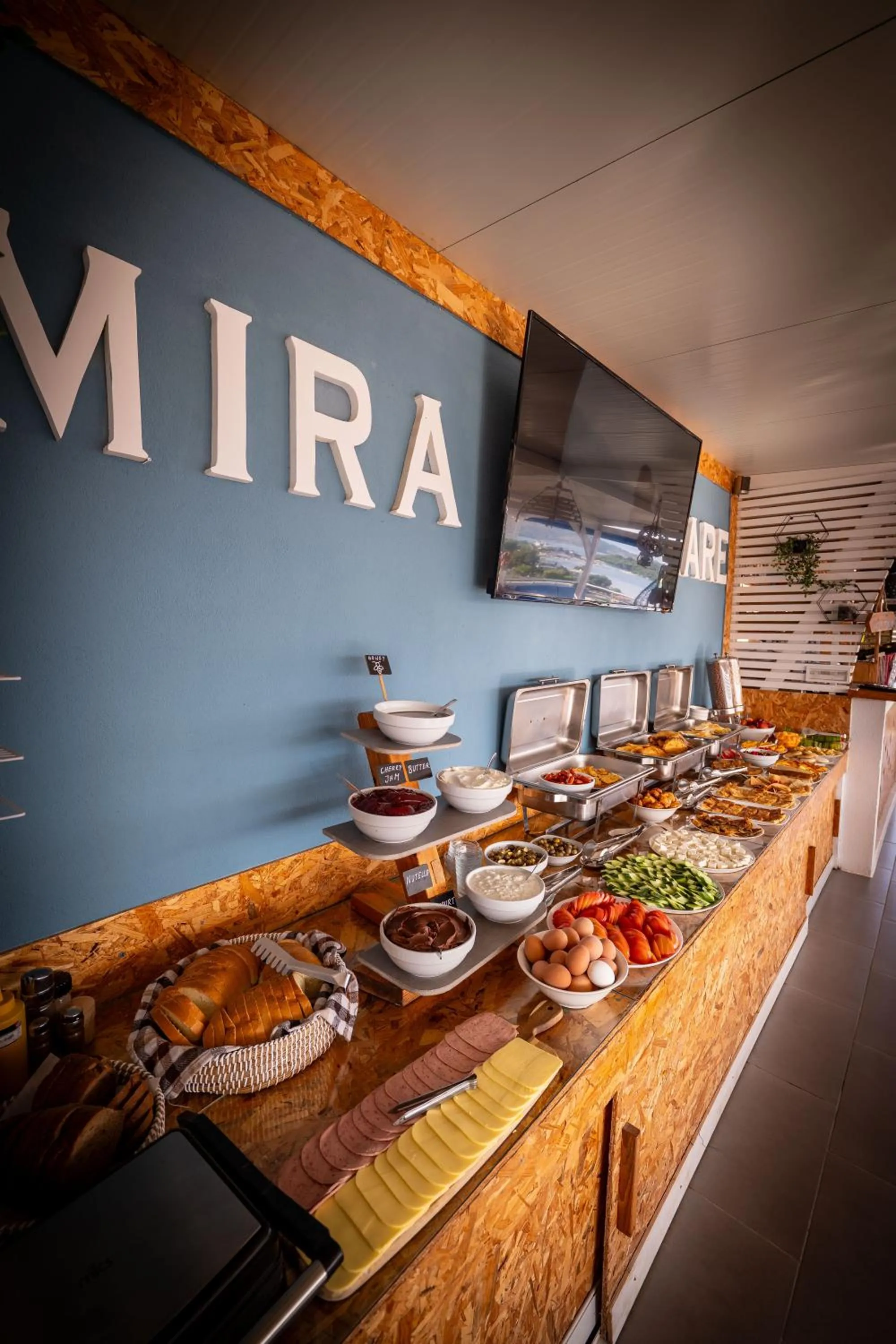 Food and drinks in Hotel Ajden by Mira Mare