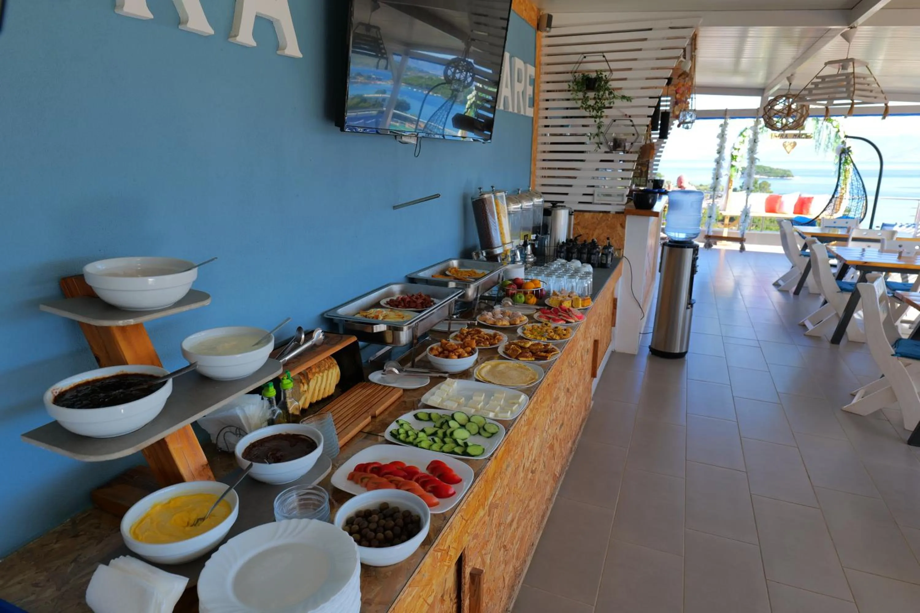 Food and drinks in Hotel Ajden by Mira Mare