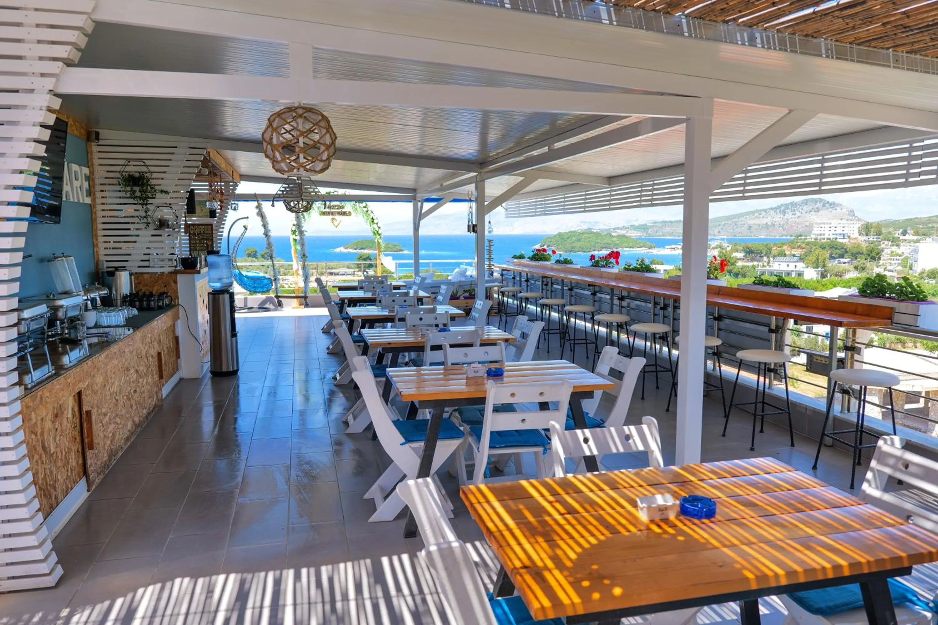 Restaurant/places to eat in Hotel Ajden by Mira Mare