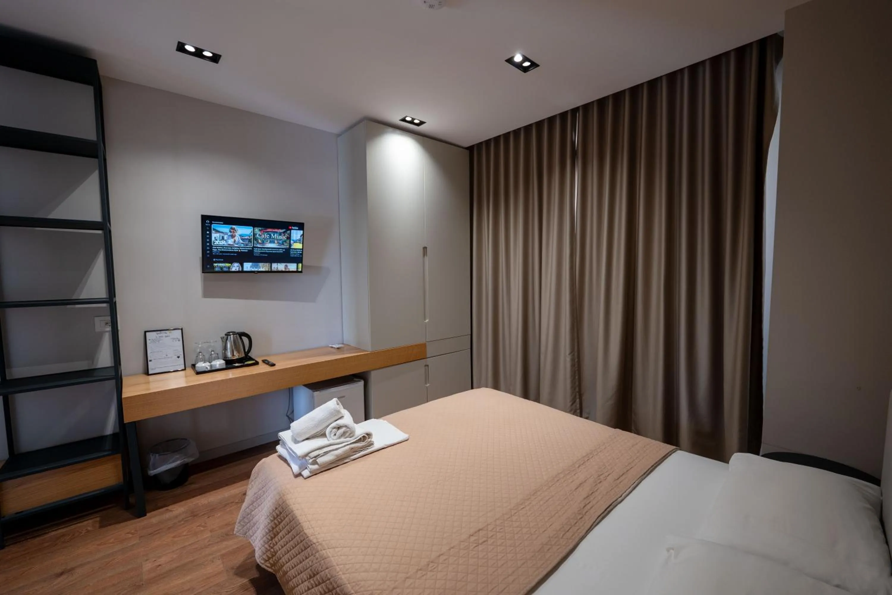 Photo of the whole room, Bed in Hotel Ajden by Mira Mare