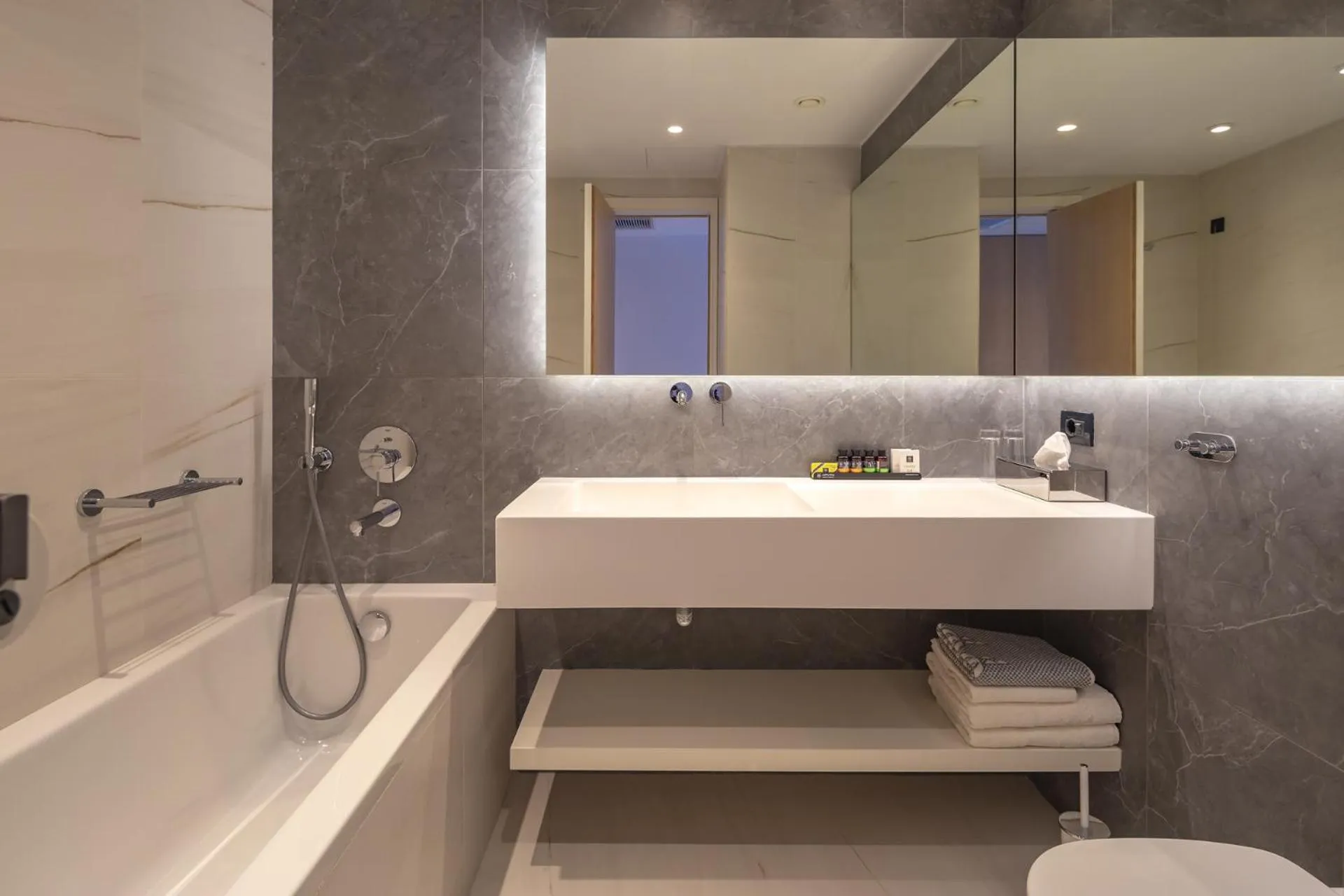 Bathroom in Skiathos Palace Hotel