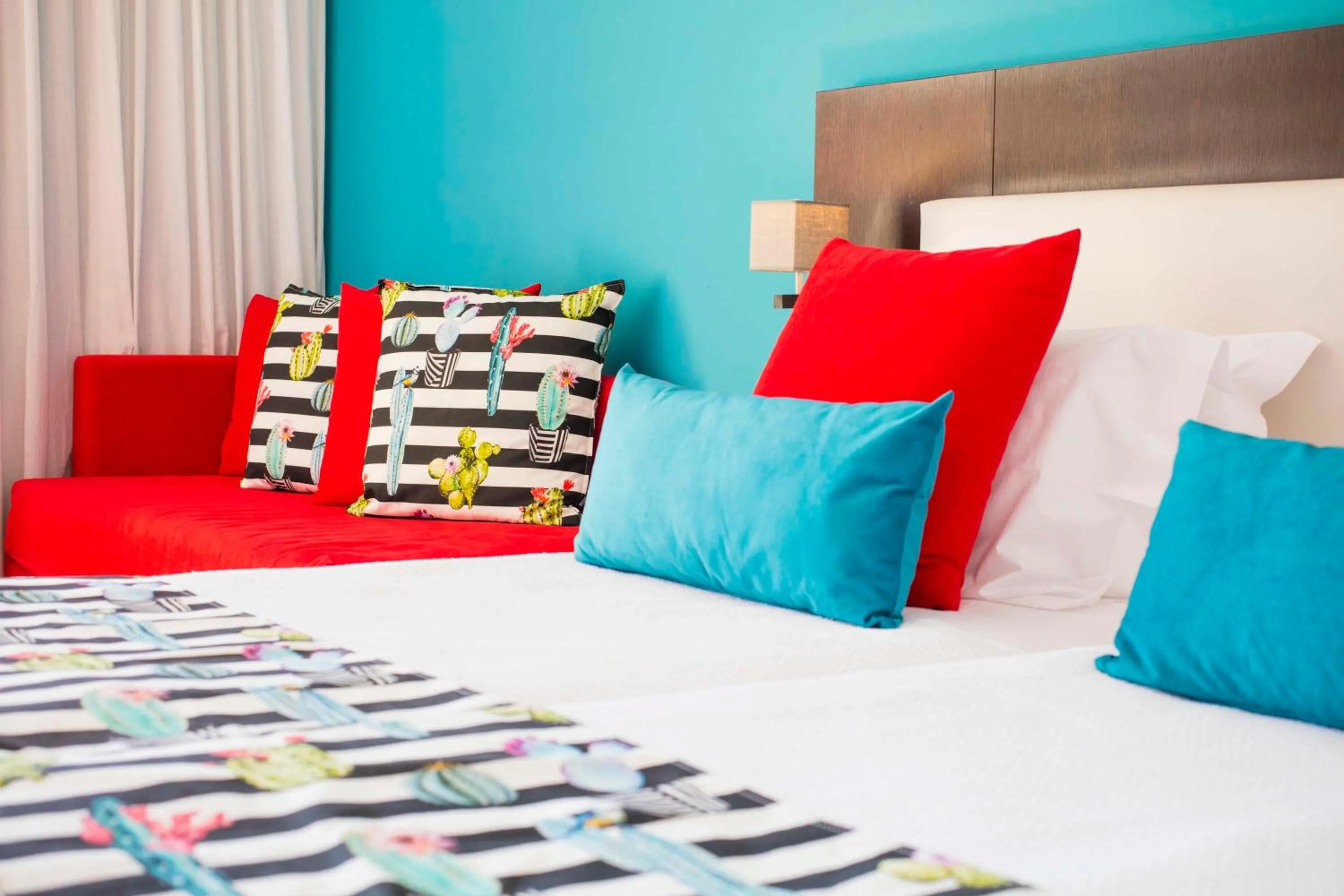 Bedroom, Bed in Skiathos Palace Hotel