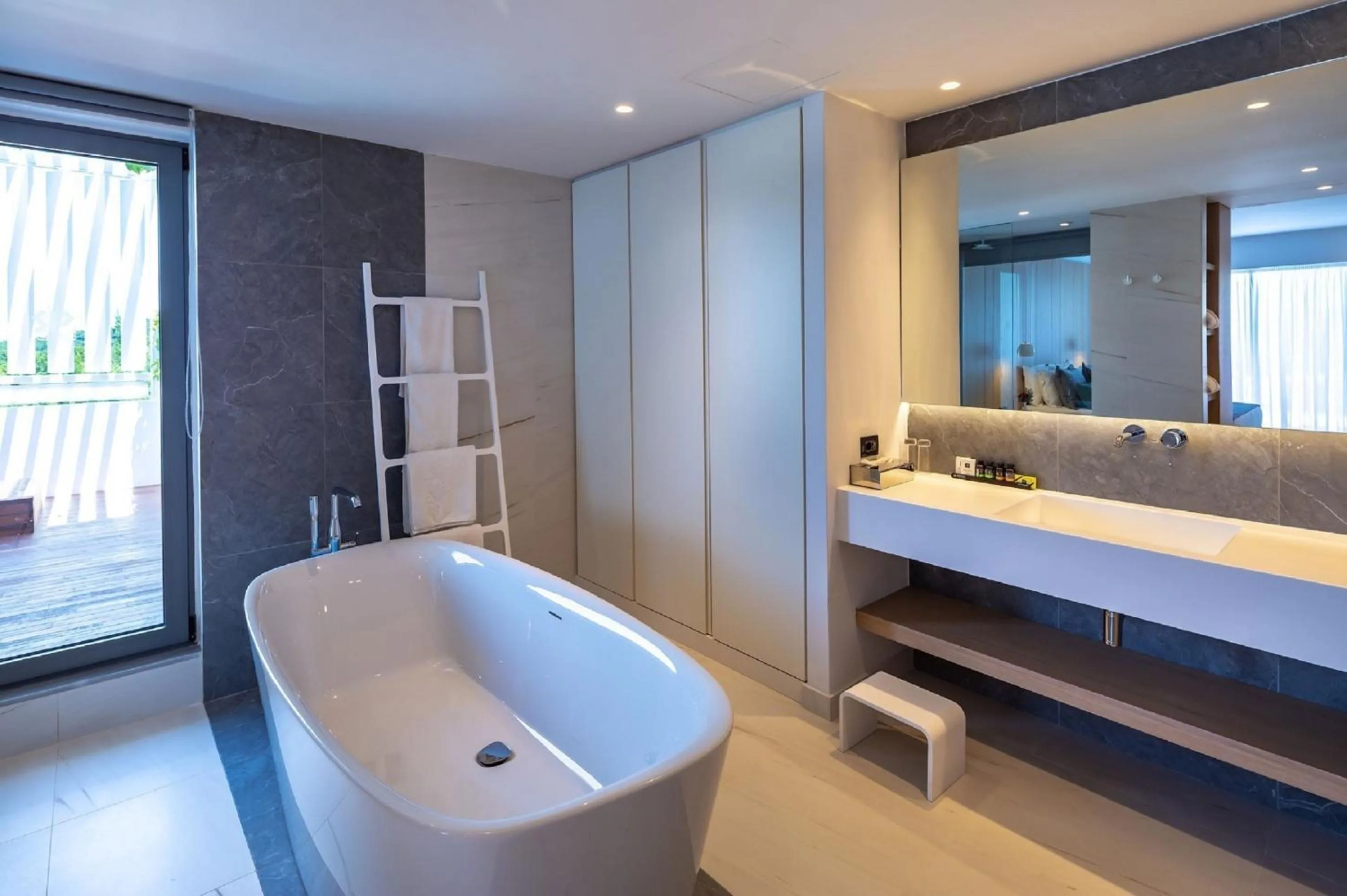 Bathroom in Skiathos Palace Hotel