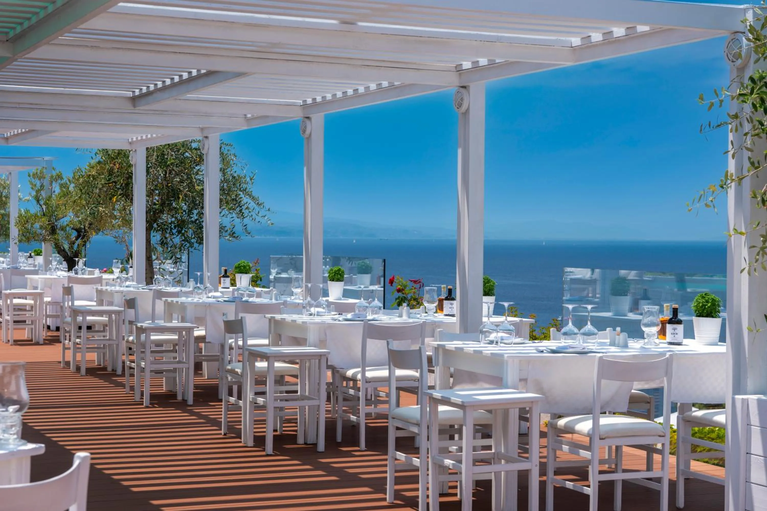 Restaurant/places to eat in Skiathos Palace Hotel