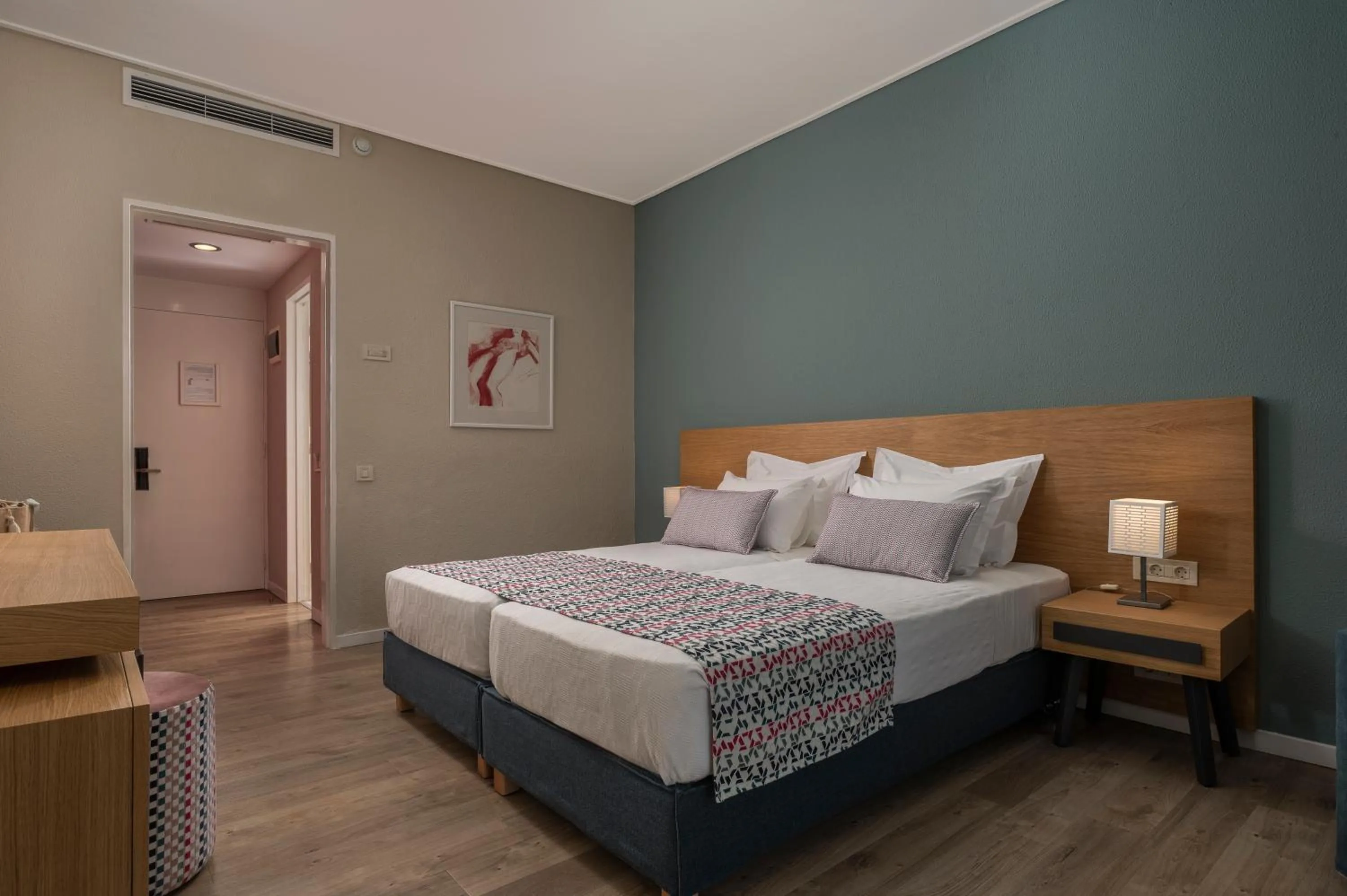 Bedroom, Bed in Skiathos Palace Hotel