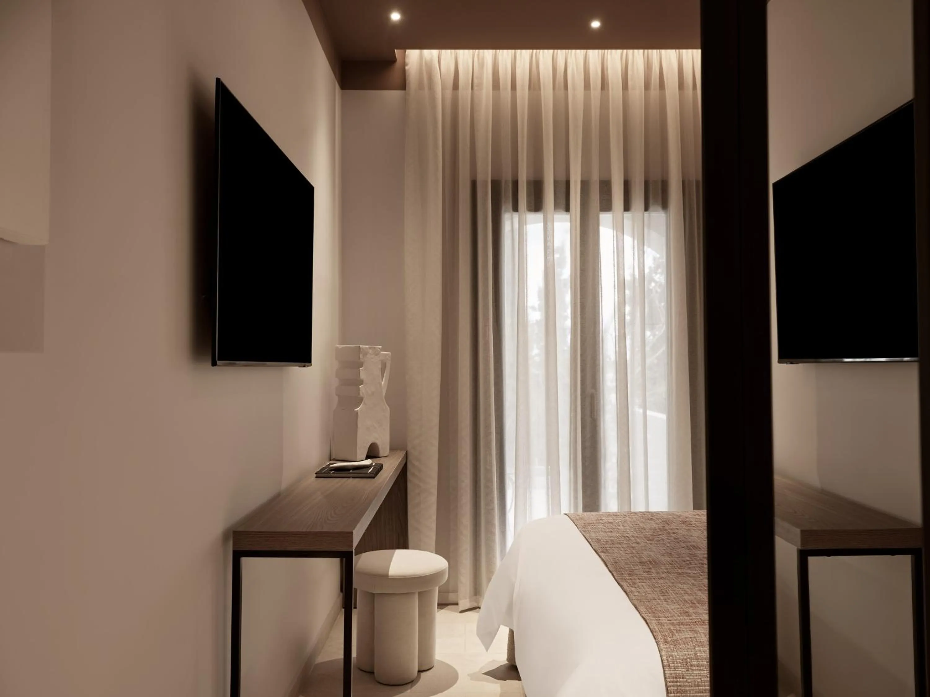 TV and multimedia in NAUMA PAROS Design Boutique Hotel