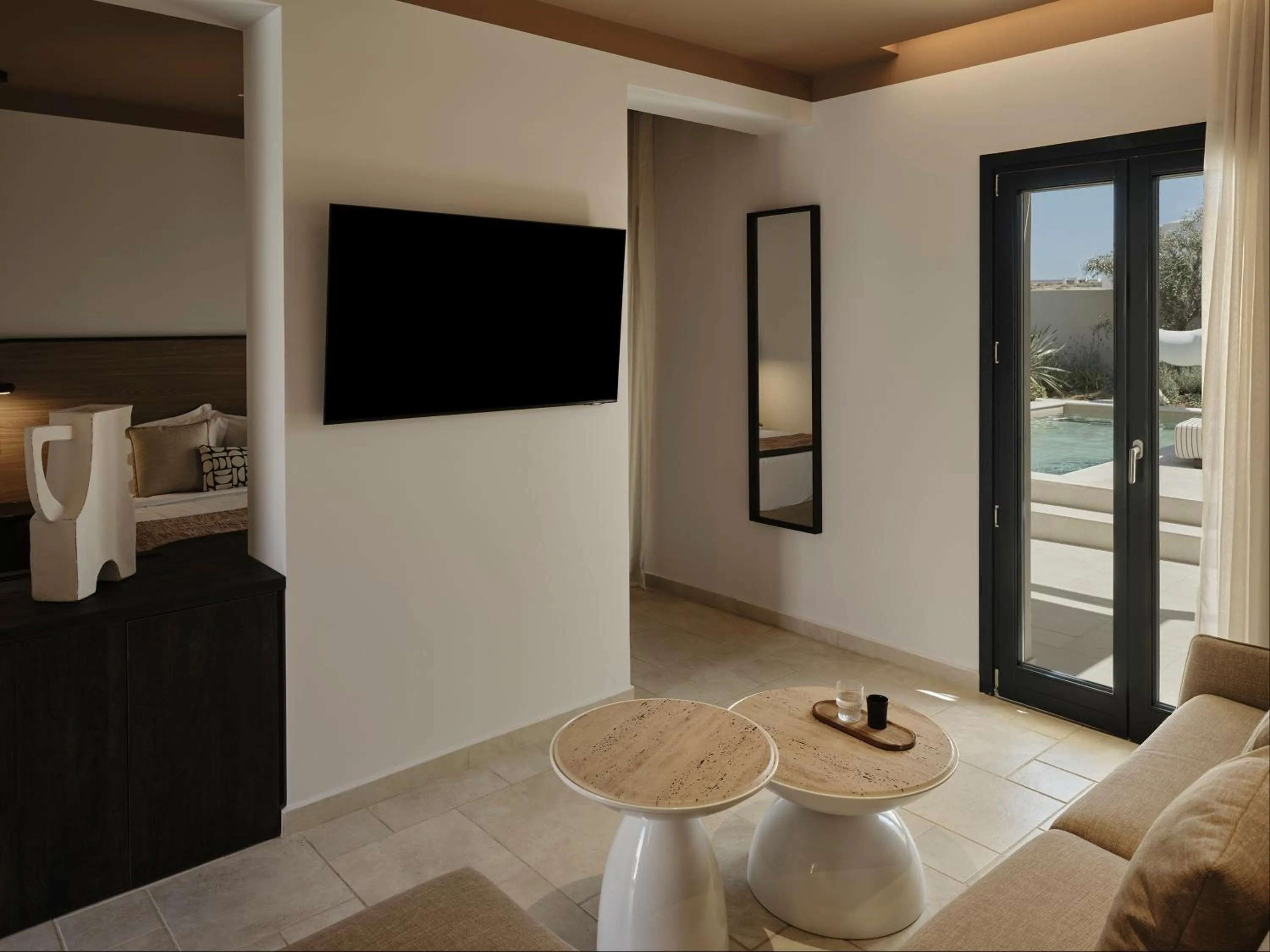 TV and multimedia in NAUMA PAROS Design Boutique Hotel