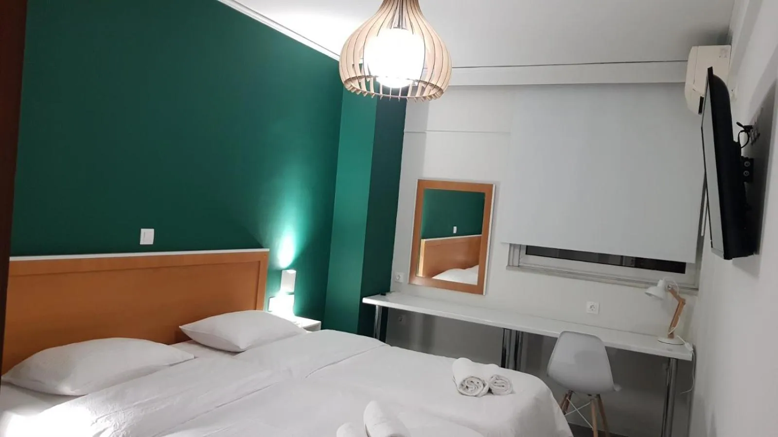 Bedroom, Bed in Savoy Hotel