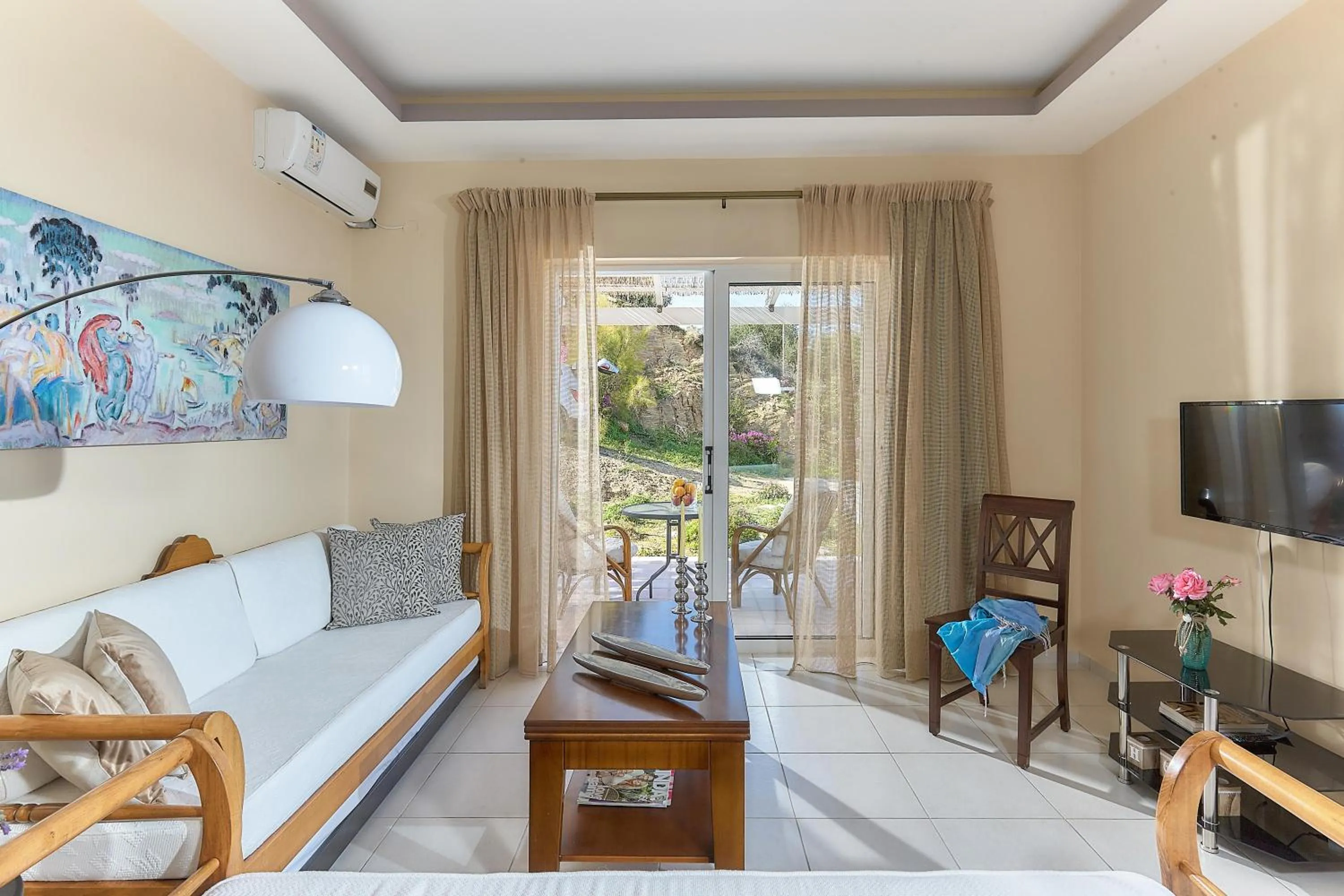 Photo of the whole room in Nymphes Luxury Apartments