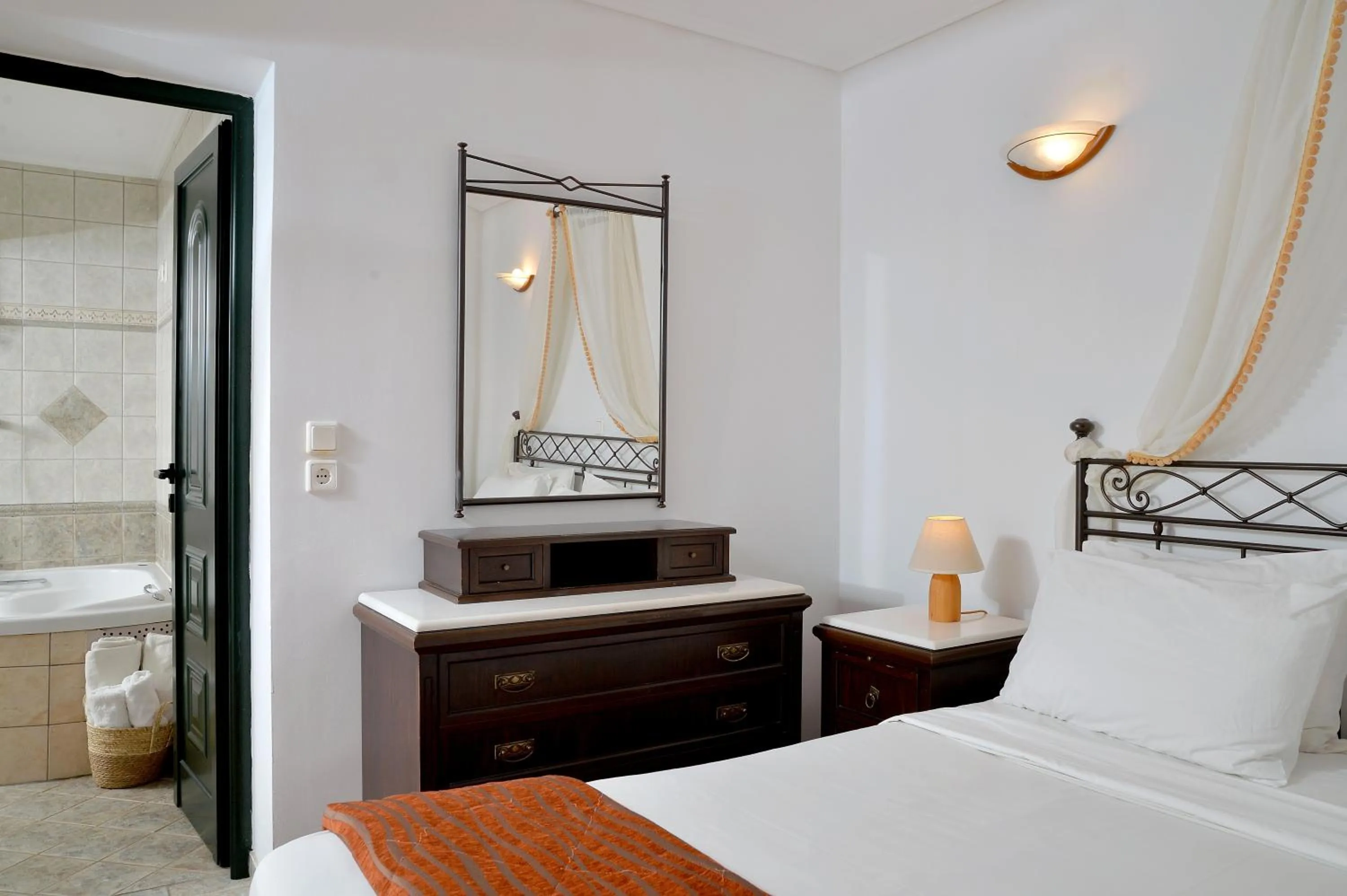 Bedroom, Bed in Vasilaras Hotel