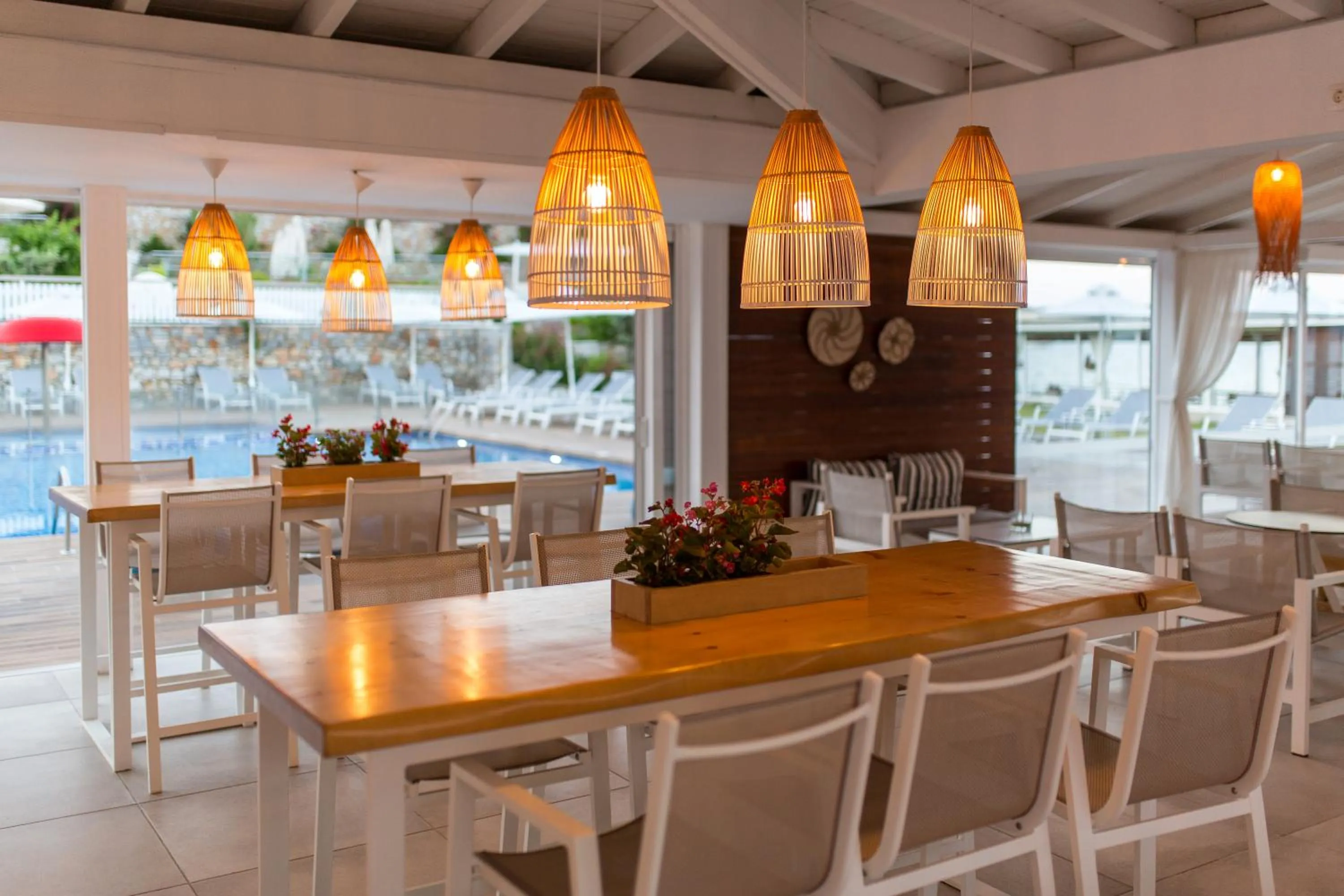 Lounge or bar in Kassandra Bay Resort, Suites & Spa