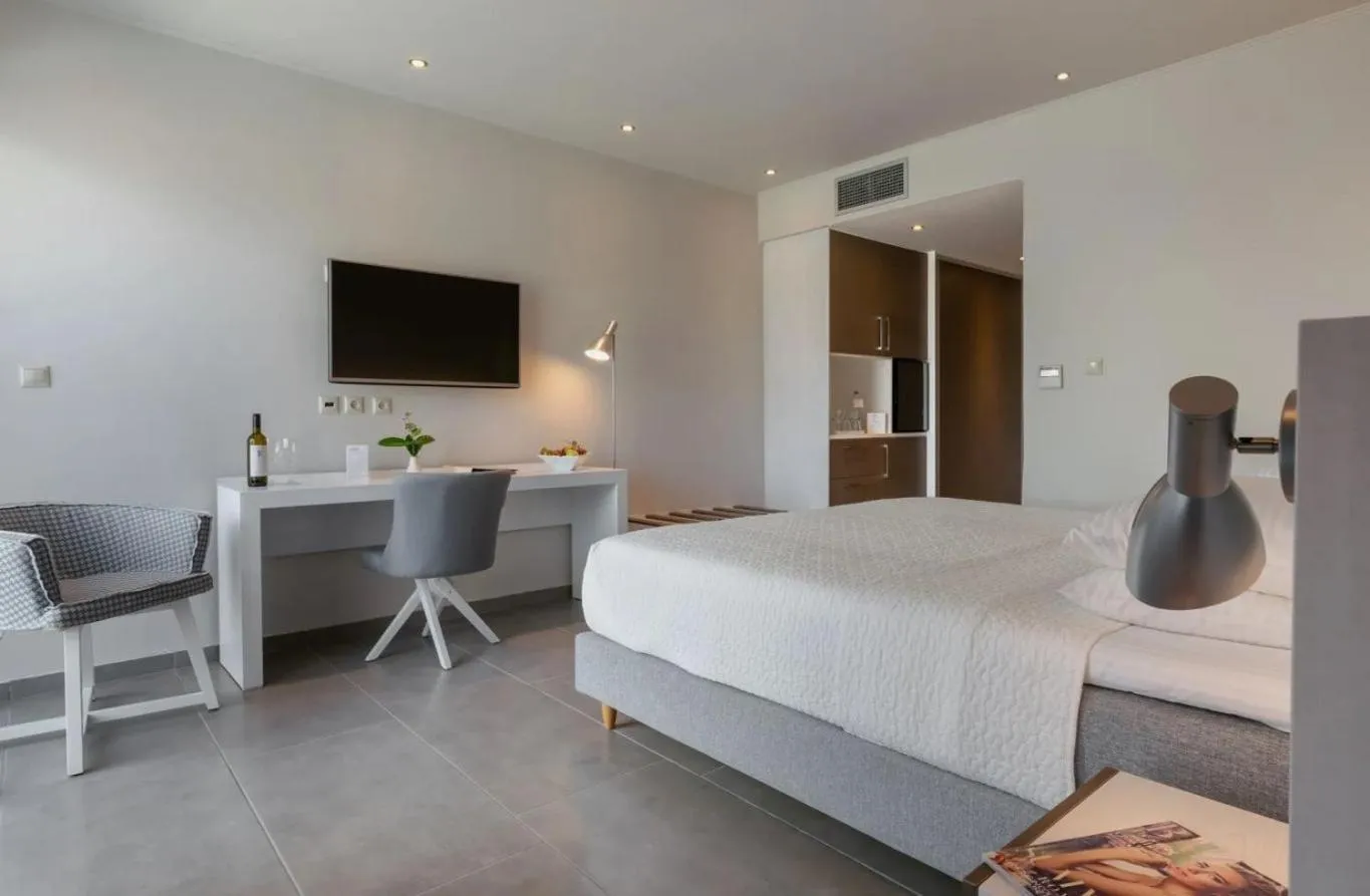 Bed in Kassandra Bay Resort, Suites & Spa