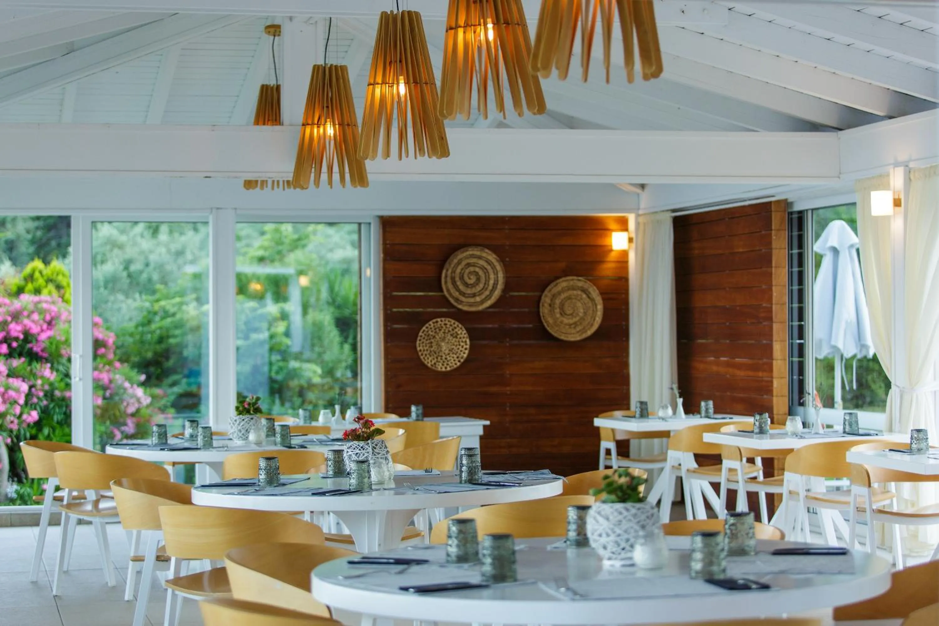 Restaurant/places to eat in Kassandra Bay Resort, Suites & Spa