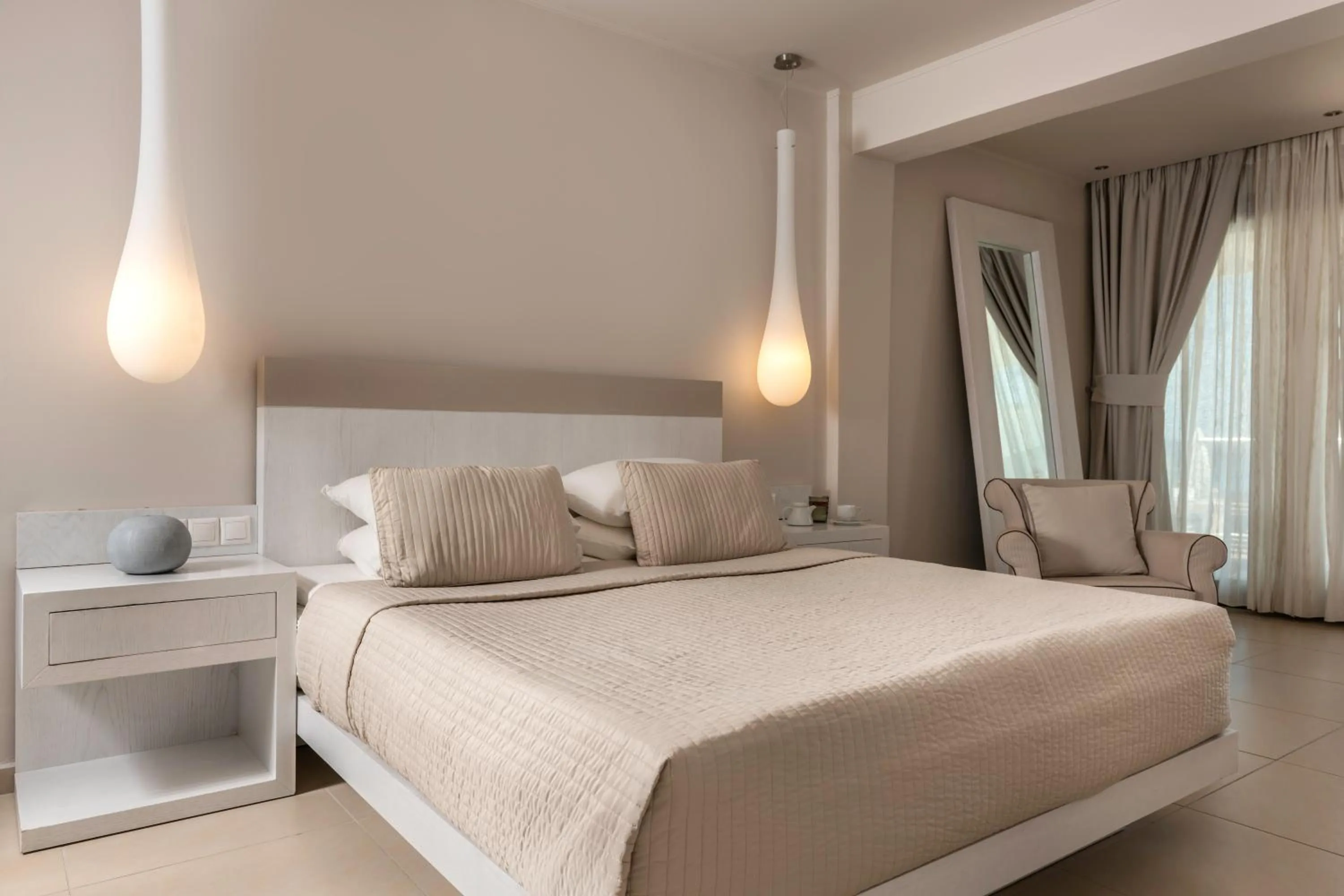 Bed in Kassandra Bay Resort, Suites & Spa