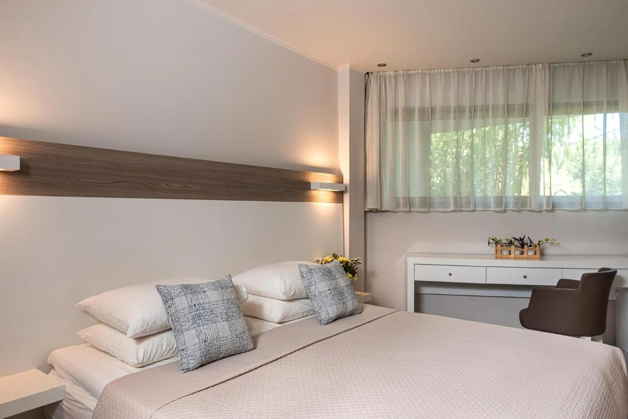 Bed in Kassandra Bay Resort, Suites & Spa