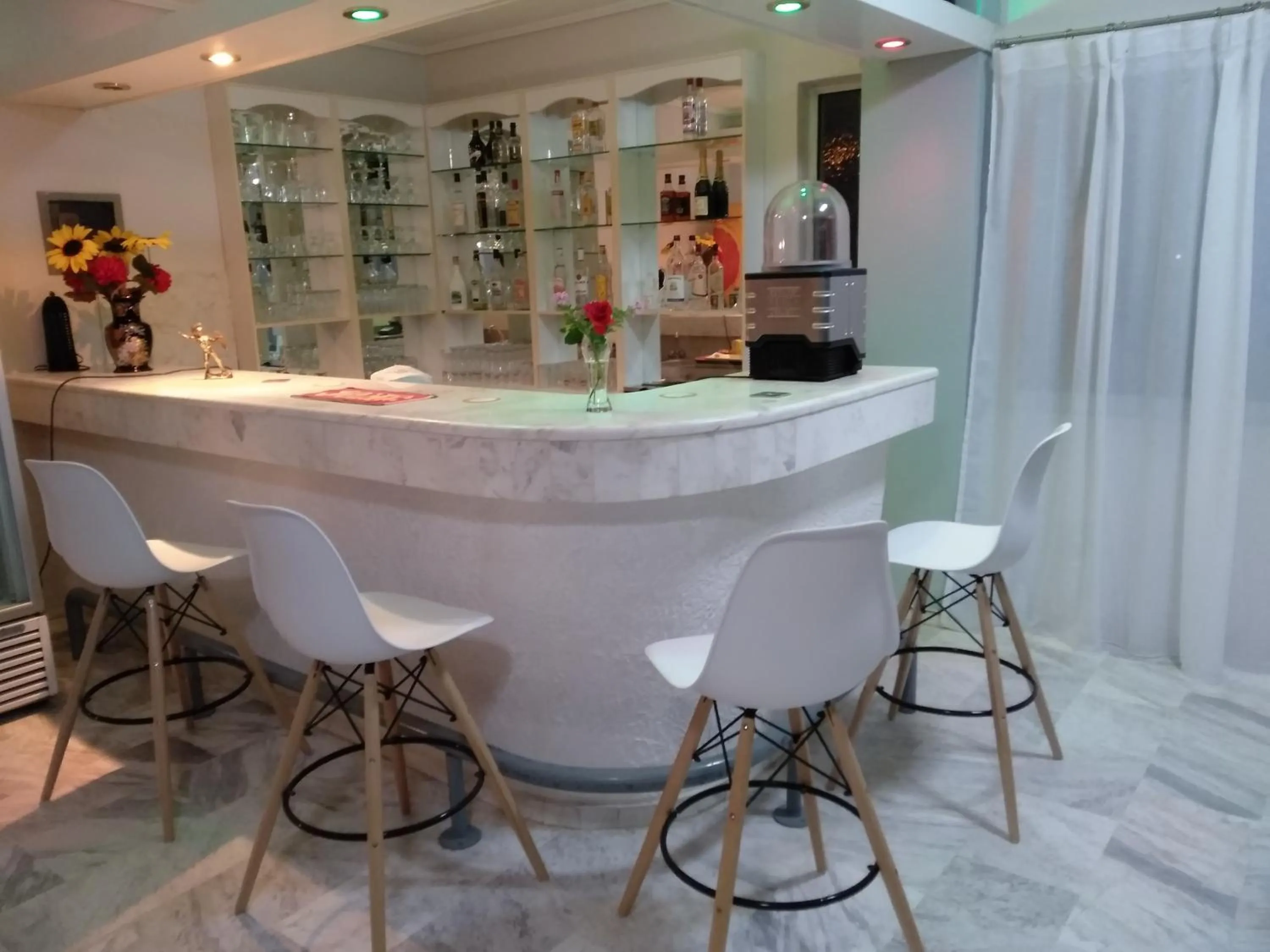 Lounge or bar in Leonidas Hotel & Studios