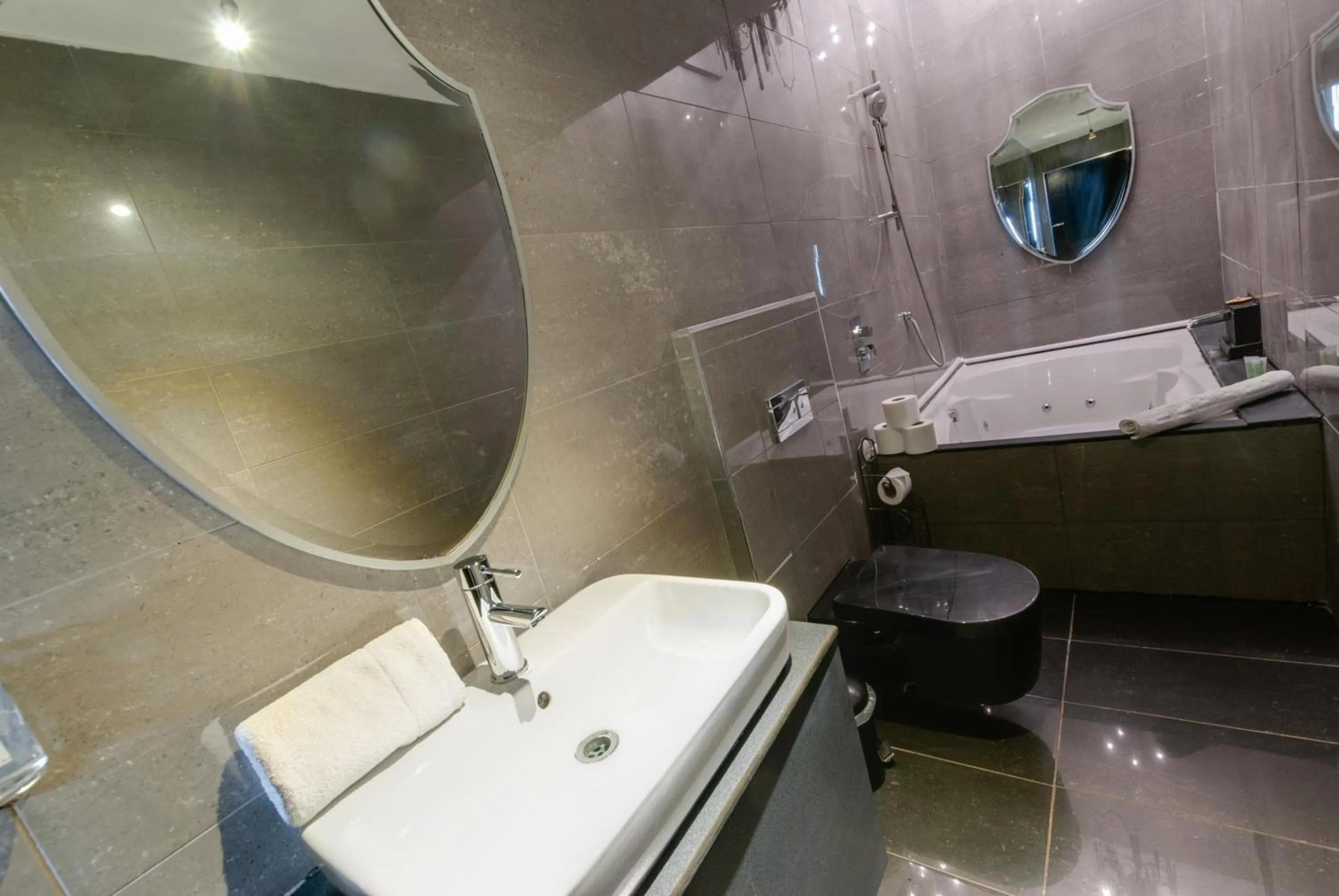 Shower in Boutique 56