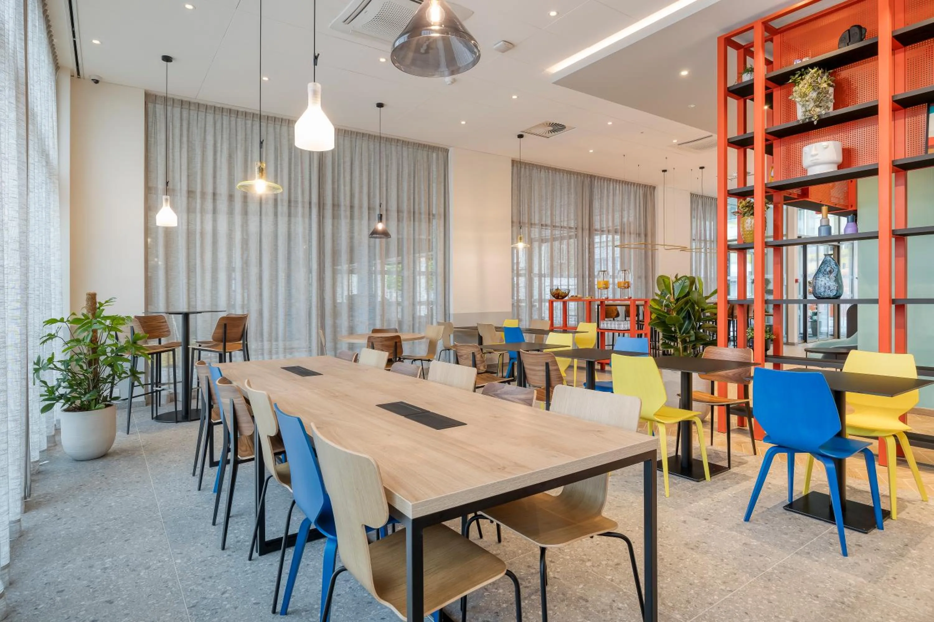 Lobby or reception in B&B HOTEL Mechelen