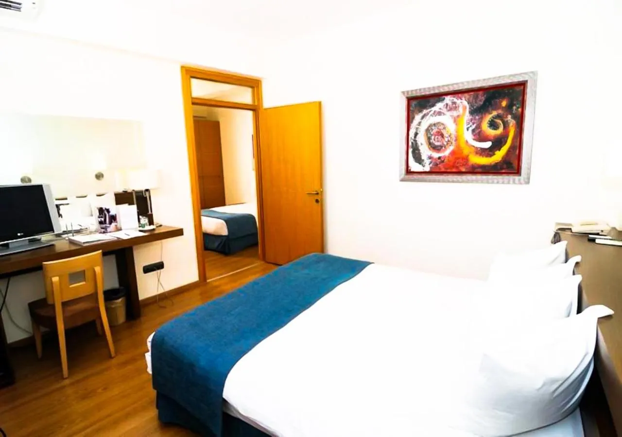 Photo of the whole room, Bed in Domotel Xenia Volos