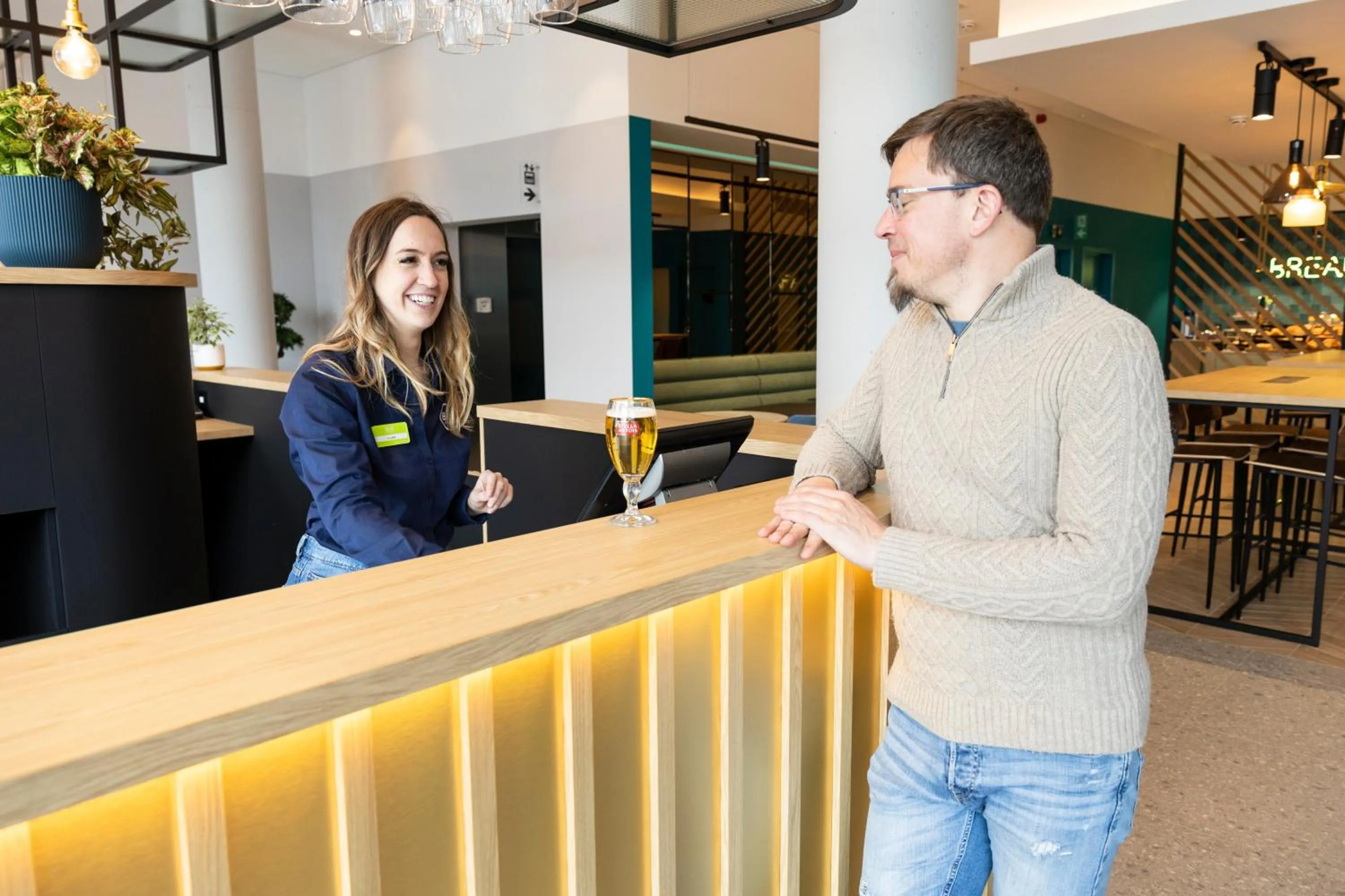 Lounge or bar in B&B HOTEL Namur