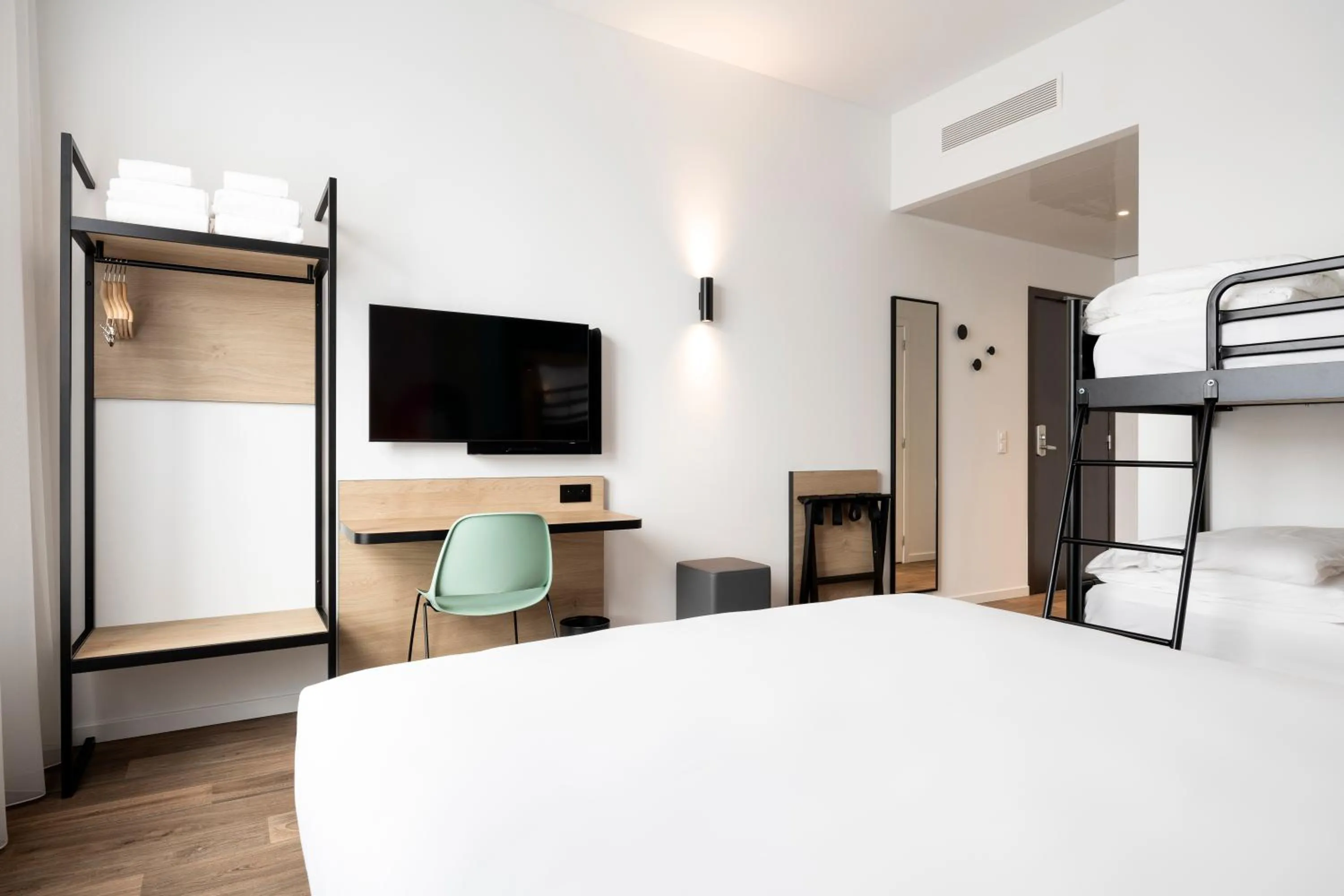 Photo of the whole room, Bed in B&B HOTEL Namur