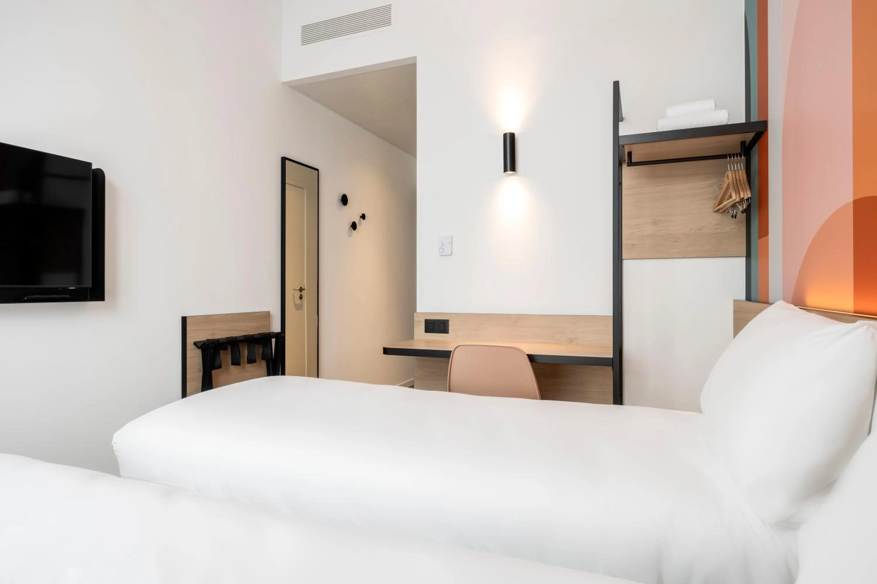 Photo of the whole room, Bed in B&B HOTEL Namur