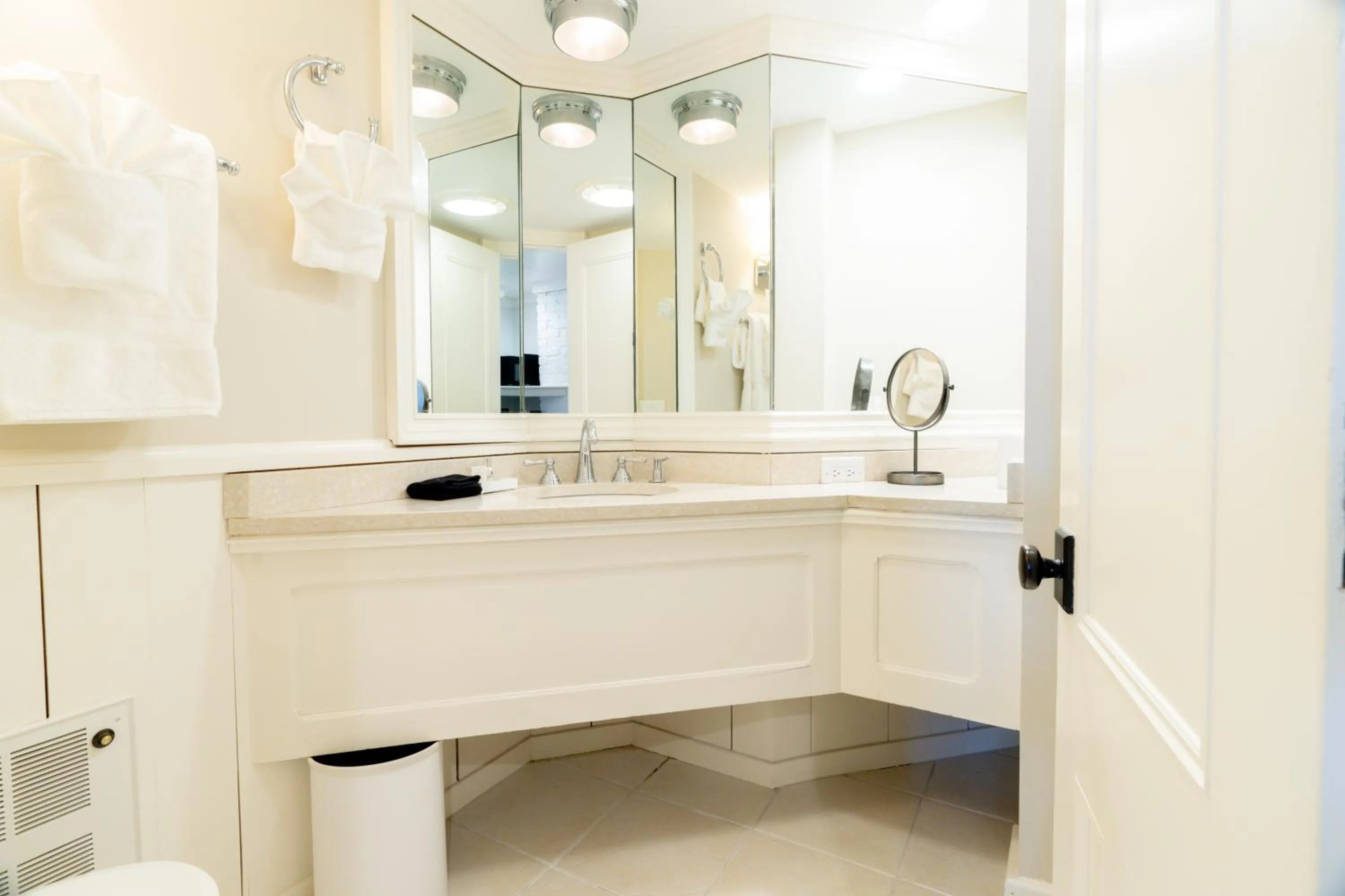 Bathroom in The Centerboard Nantucket