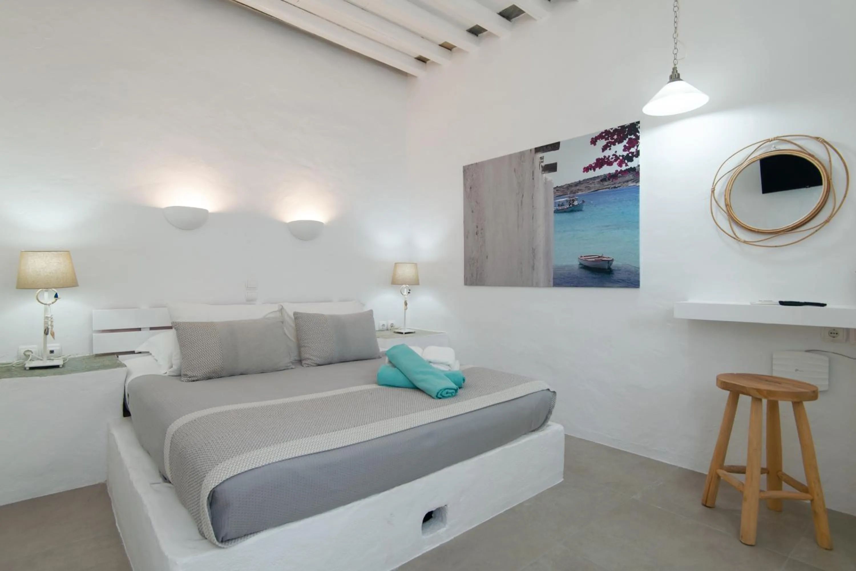 Bedroom, Bed in Windmill Bella Vista