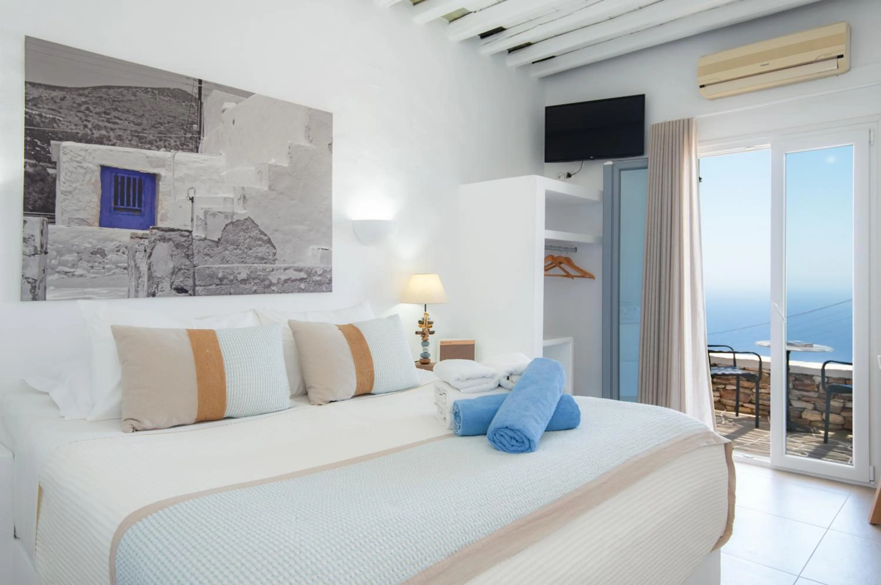 Bed in Windmill Bella Vista