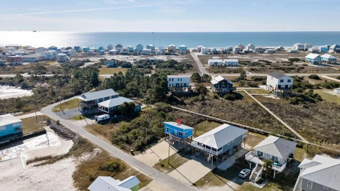 Property building in La Casita Azul by Youngs Suncoast