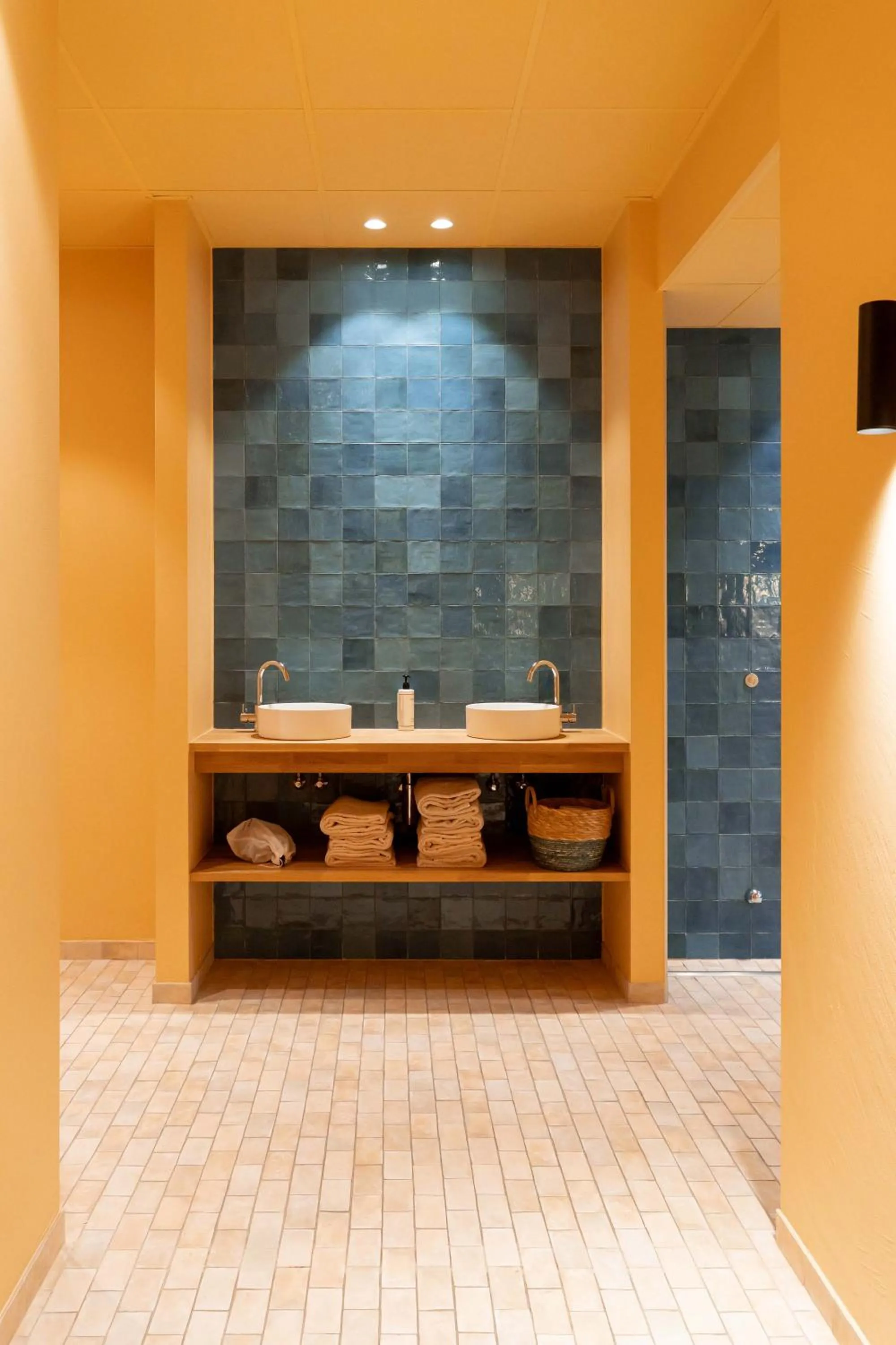 Swimming pool in Hotel T