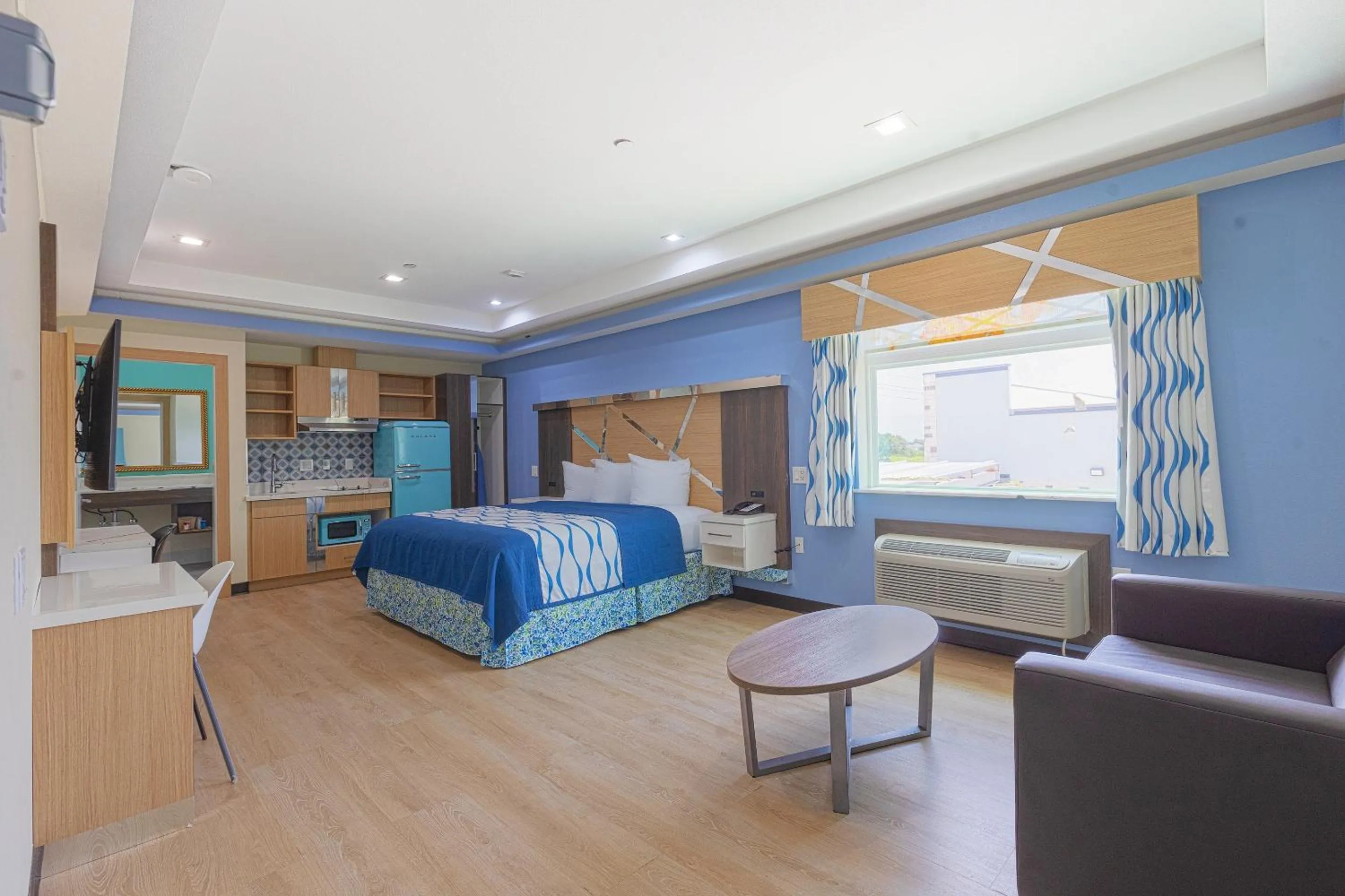 Bedroom, Bed in La Vyoma Villas, Westpark Hwy 6