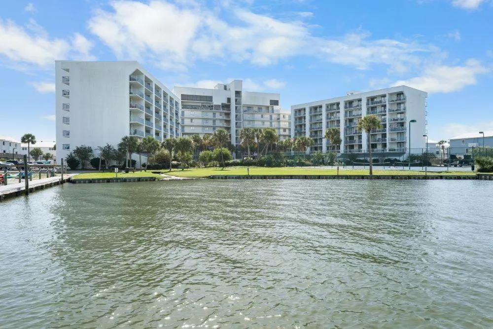 Gulf Shores Surf & Racquet 715A