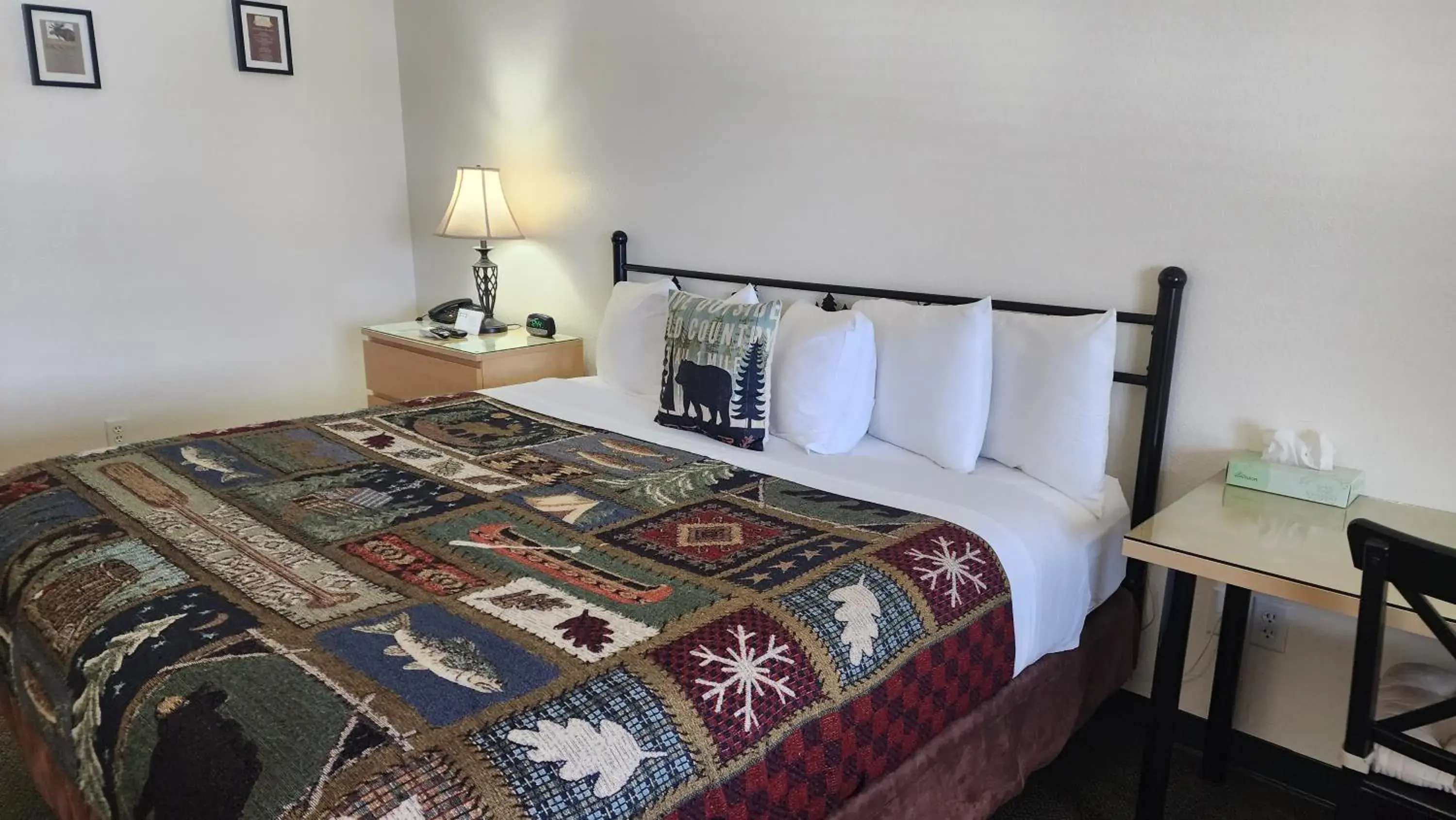 King Room in Antlers Inn King Room in Antlers Inn