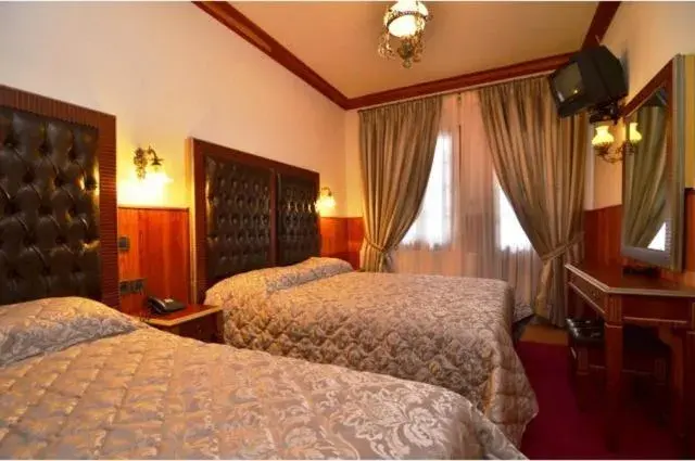 Triple Room in Hotel Apollon Triple Room in Hotel Apollon