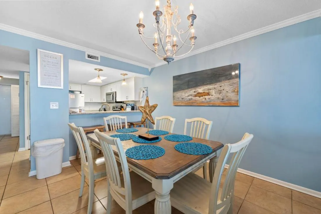 Day in Romar Tower 7C by Youngs Suncoast