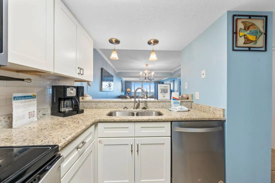 Day in Romar Tower 7C by Youngs Suncoast