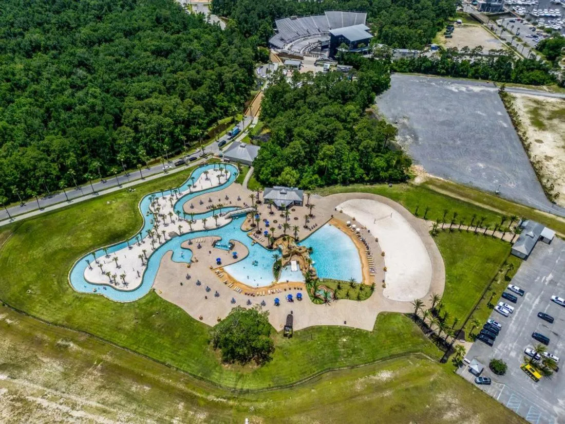 Wharf 521 by Youngs Suncoast