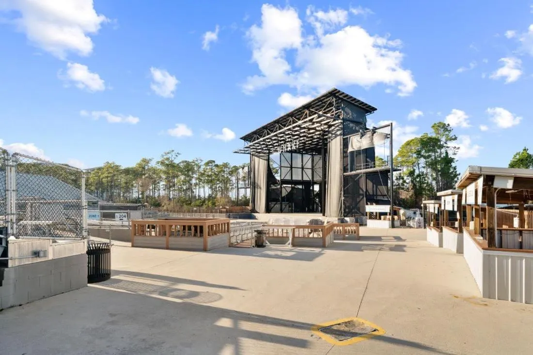 Wharf 521 by Youngs Suncoast