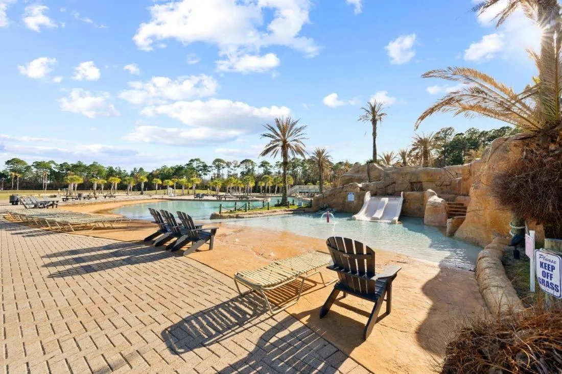 Wharf 521 by Youngs Suncoast