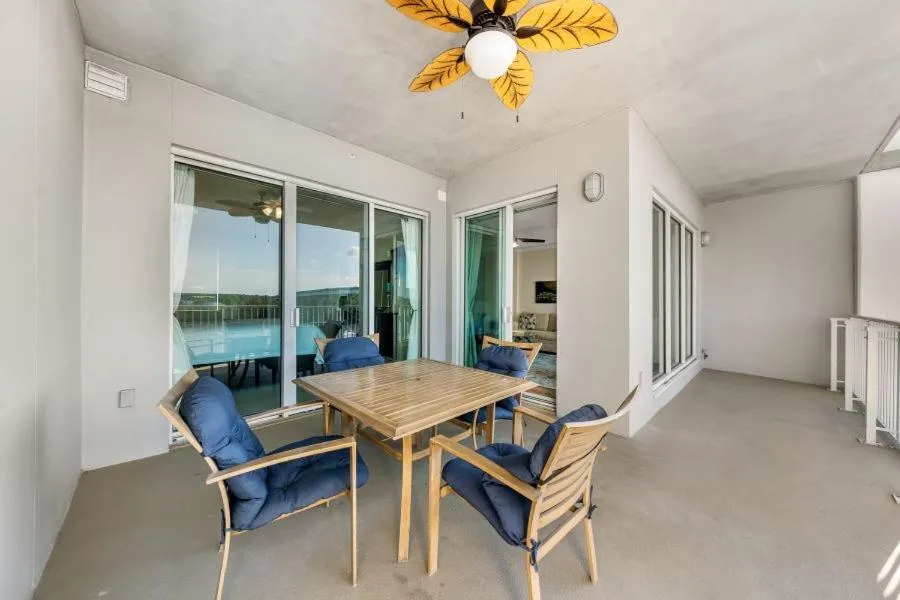 Wharf 521 by Youngs Suncoast