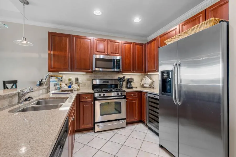 Wharf 521 by Youngs Suncoast