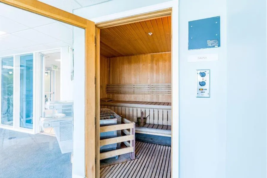 Bed in Sanibel 907 by Youngs Suncoast