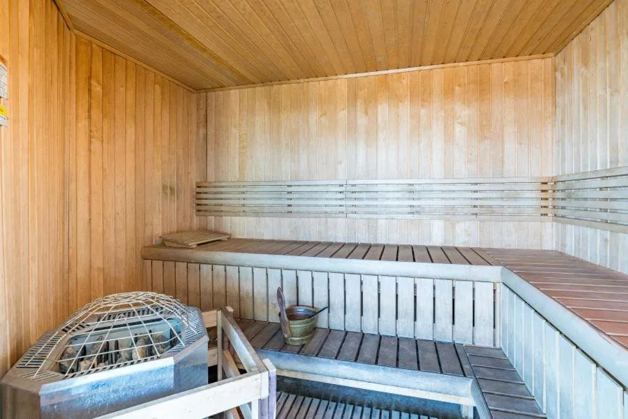 Sanibel 907 by Youngs Suncoast