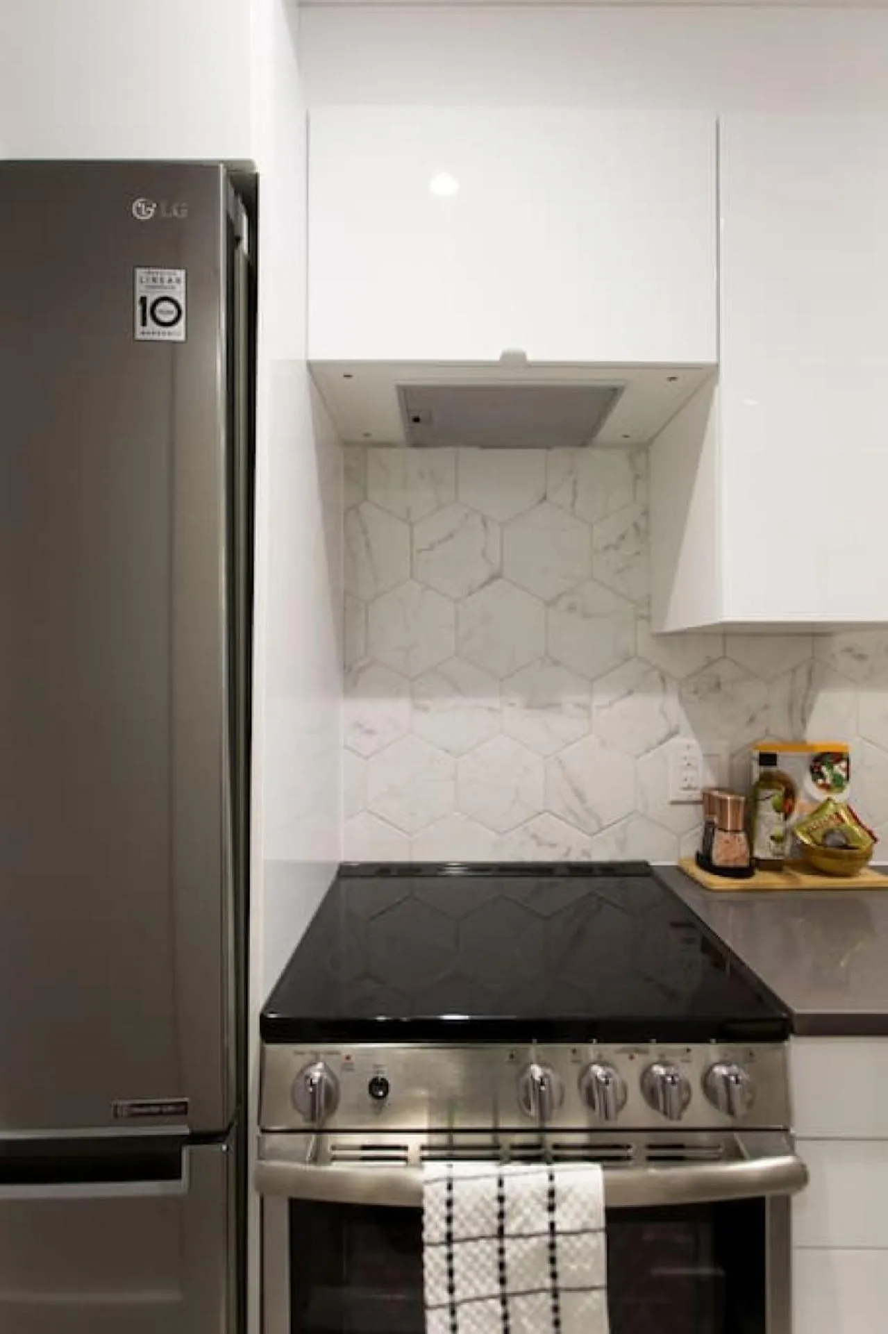 Palms Little Italy Studio with full bathroom by Denstays