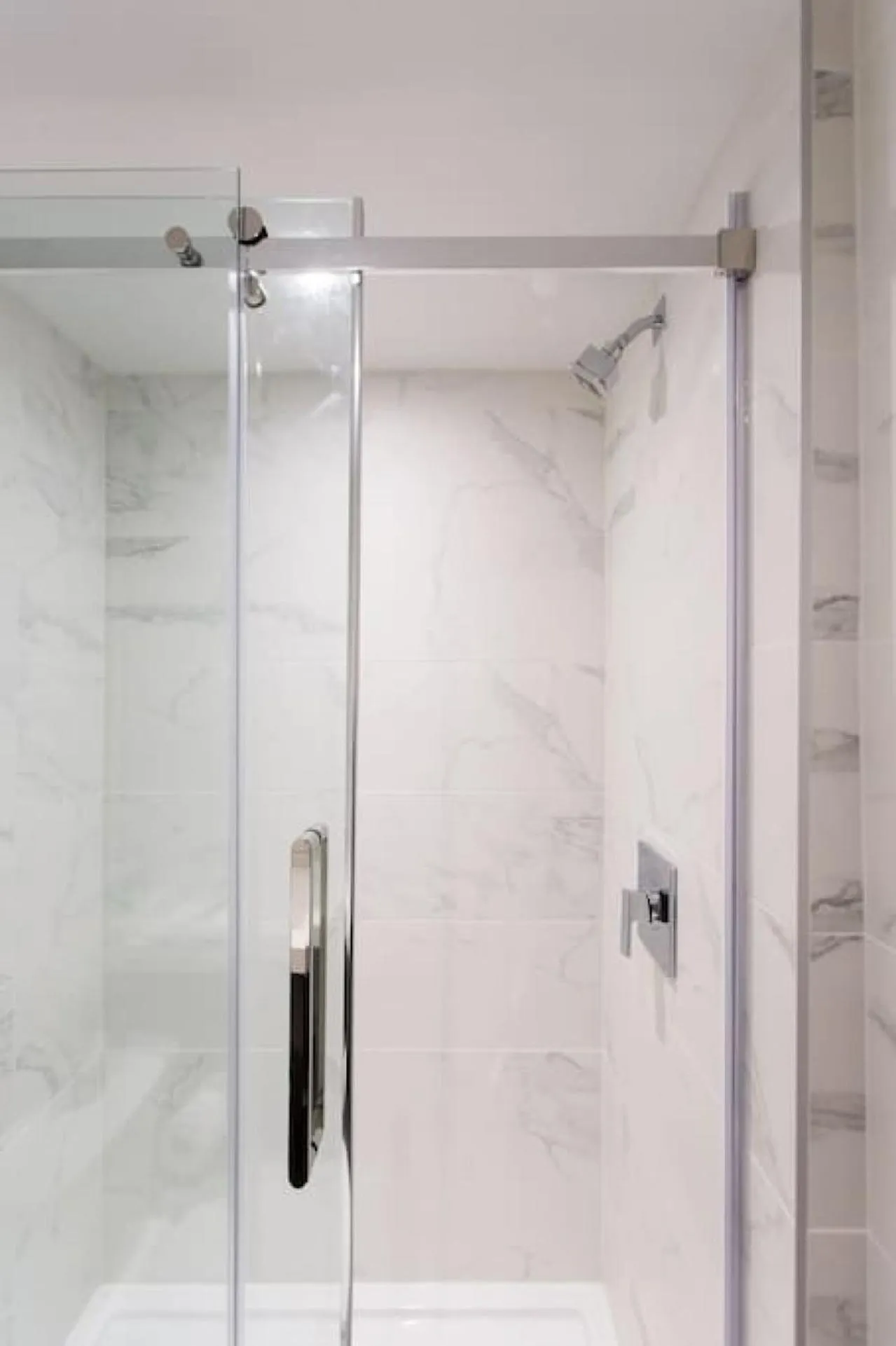 Palms Little Italy Studio with full bathroom by Denstays