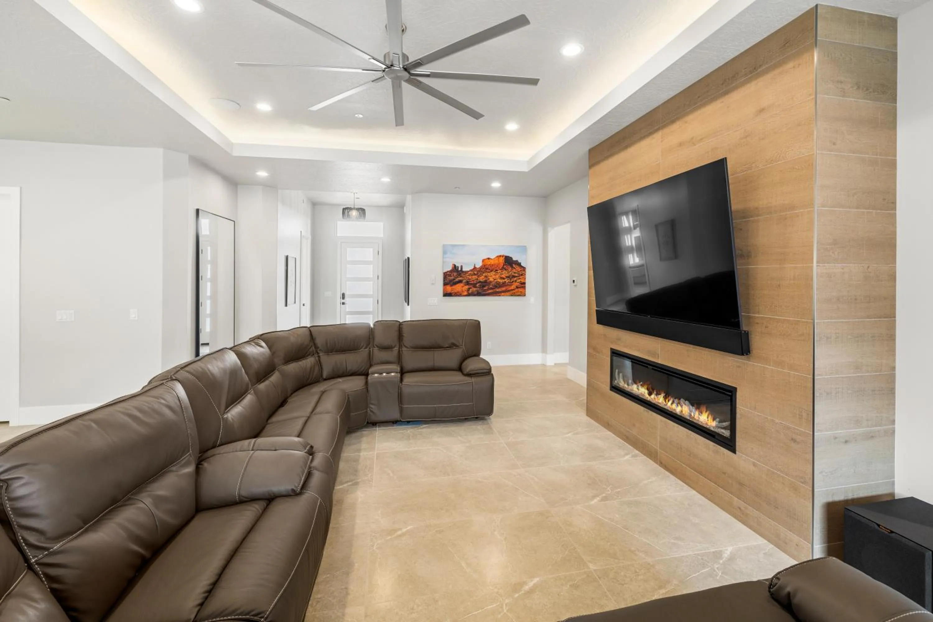 Communal lounge/ TV room in Modern Desert Oasis Lux Home w Pool and Spa