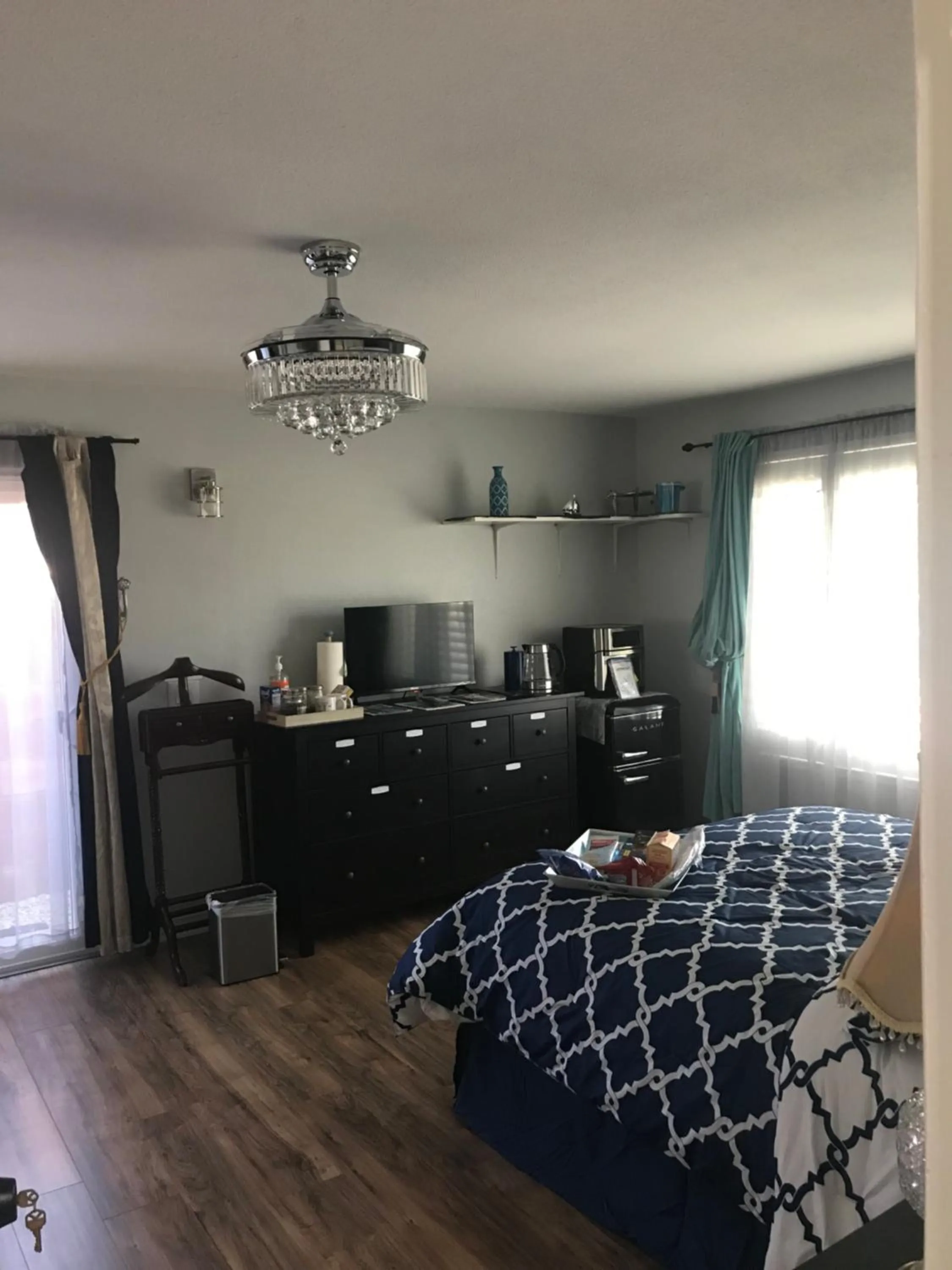 Kitchen or kitchenette, Bed in Romantic Coastal Private Room