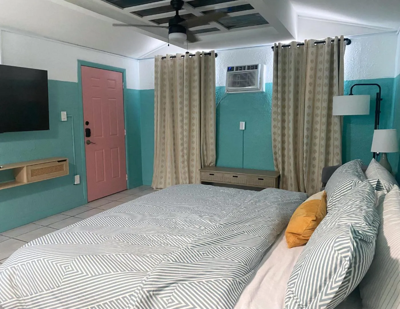 Bed in Oasis Palms Resort